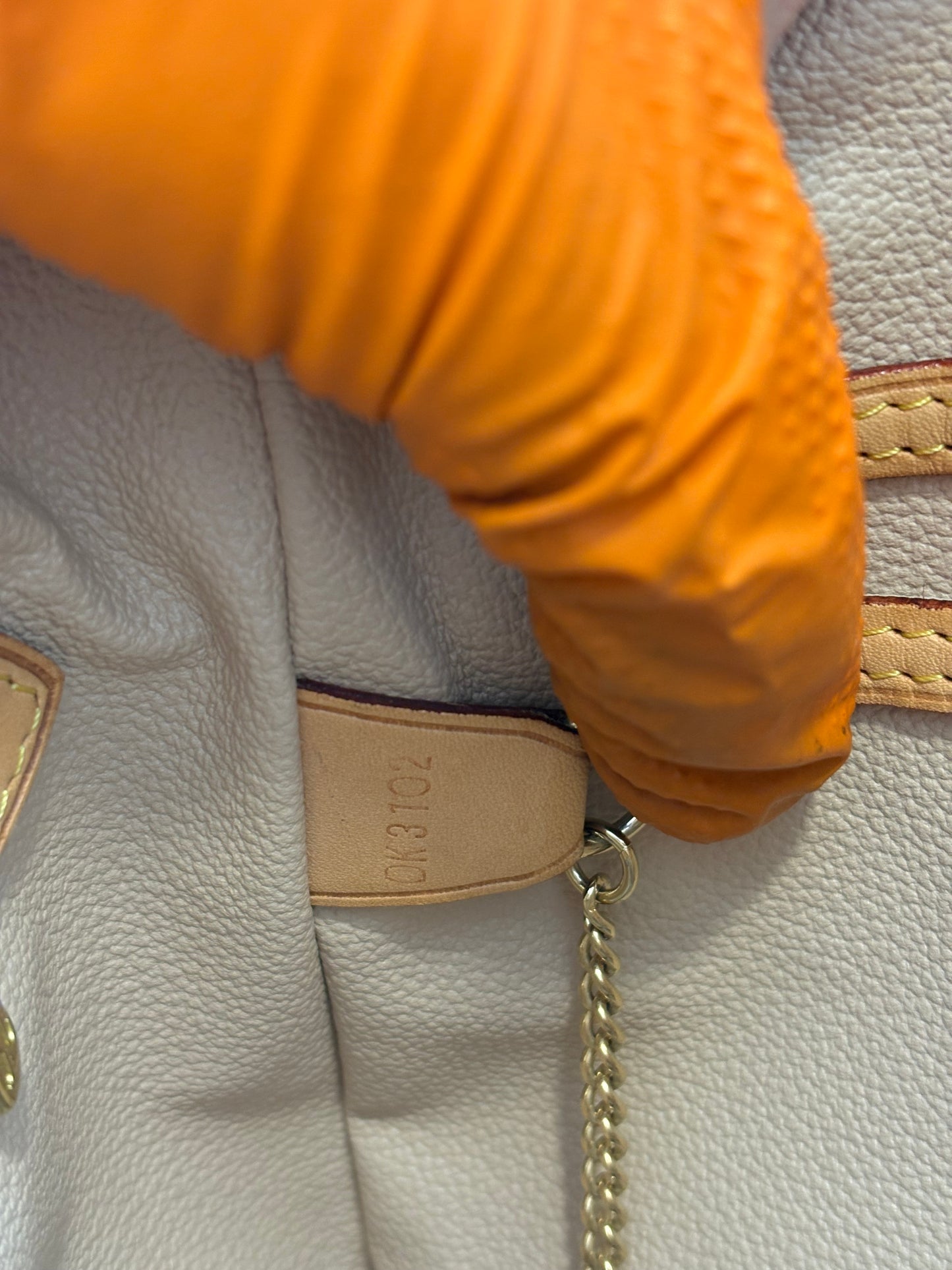 017267 - Louis Vuitton Bucket PM