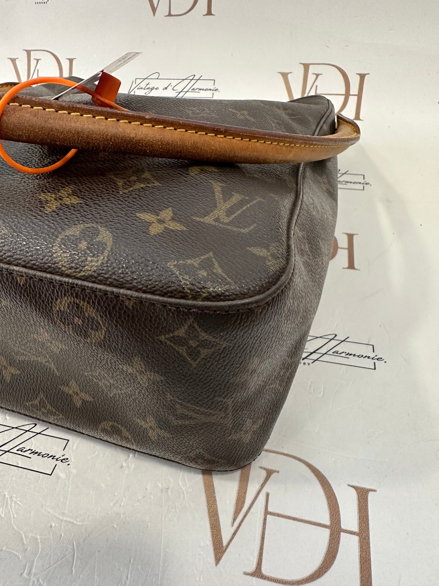 016911 - Louis Vuitton Looping GM
