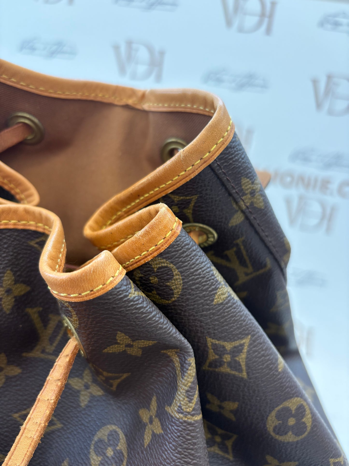 016952 - Louis Vuitton Montsouris GM