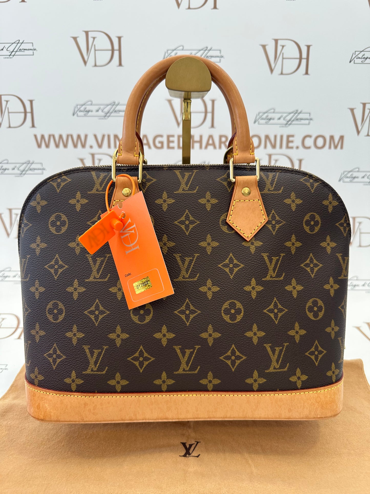 017829 - Louis Vuitton Alma
