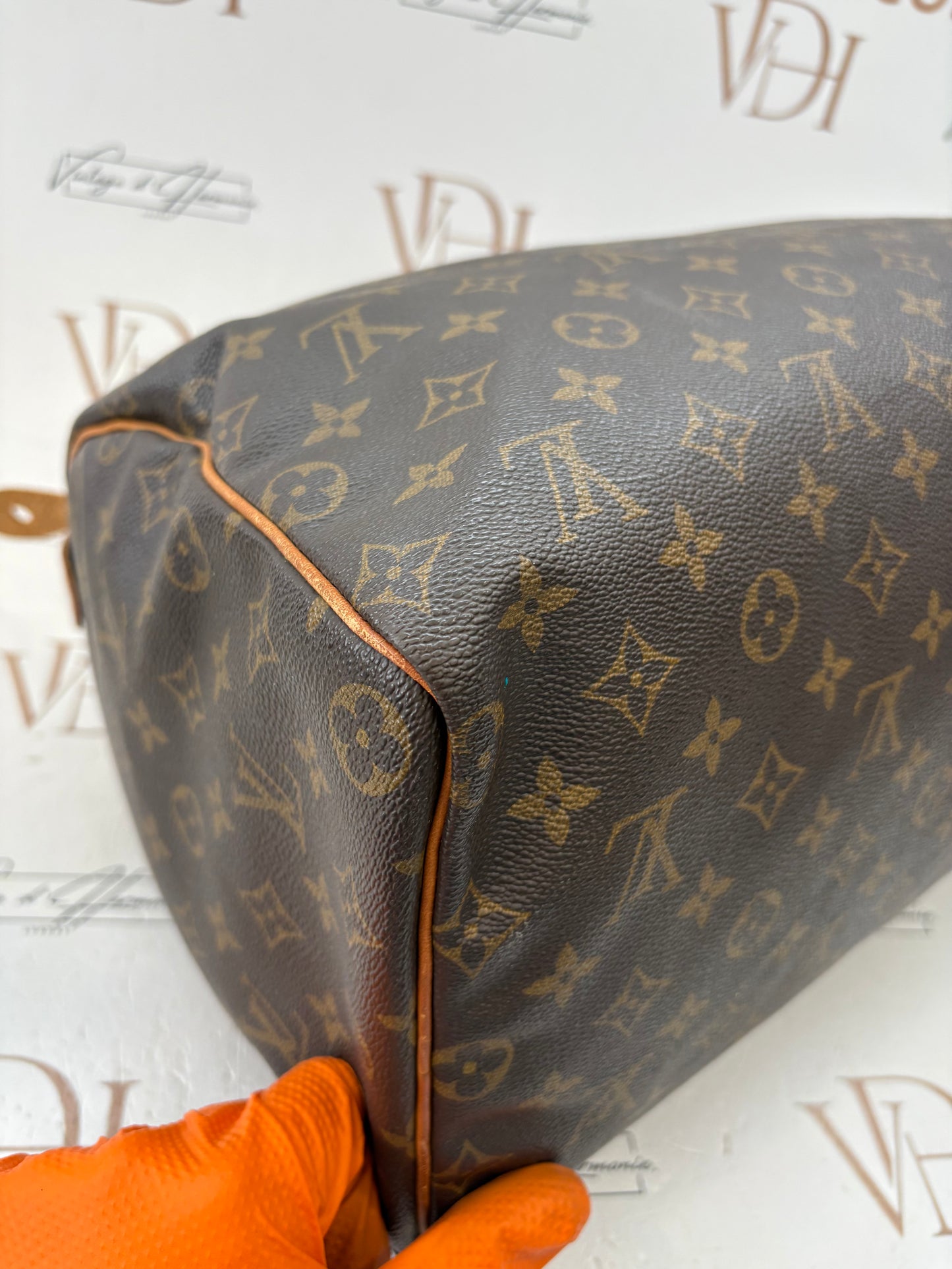 018987 - Louis Vuitton Speedy 40