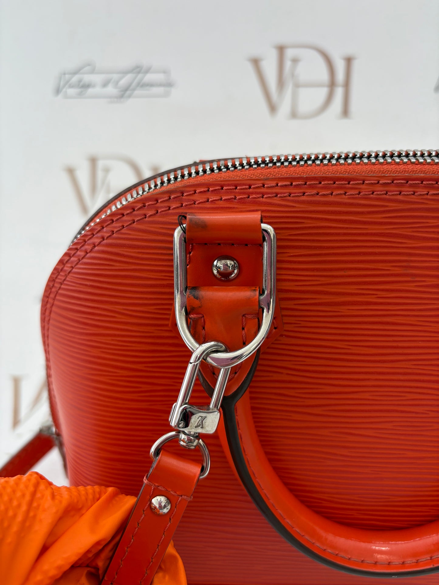 200880 - Louis Vuitton Alma BB