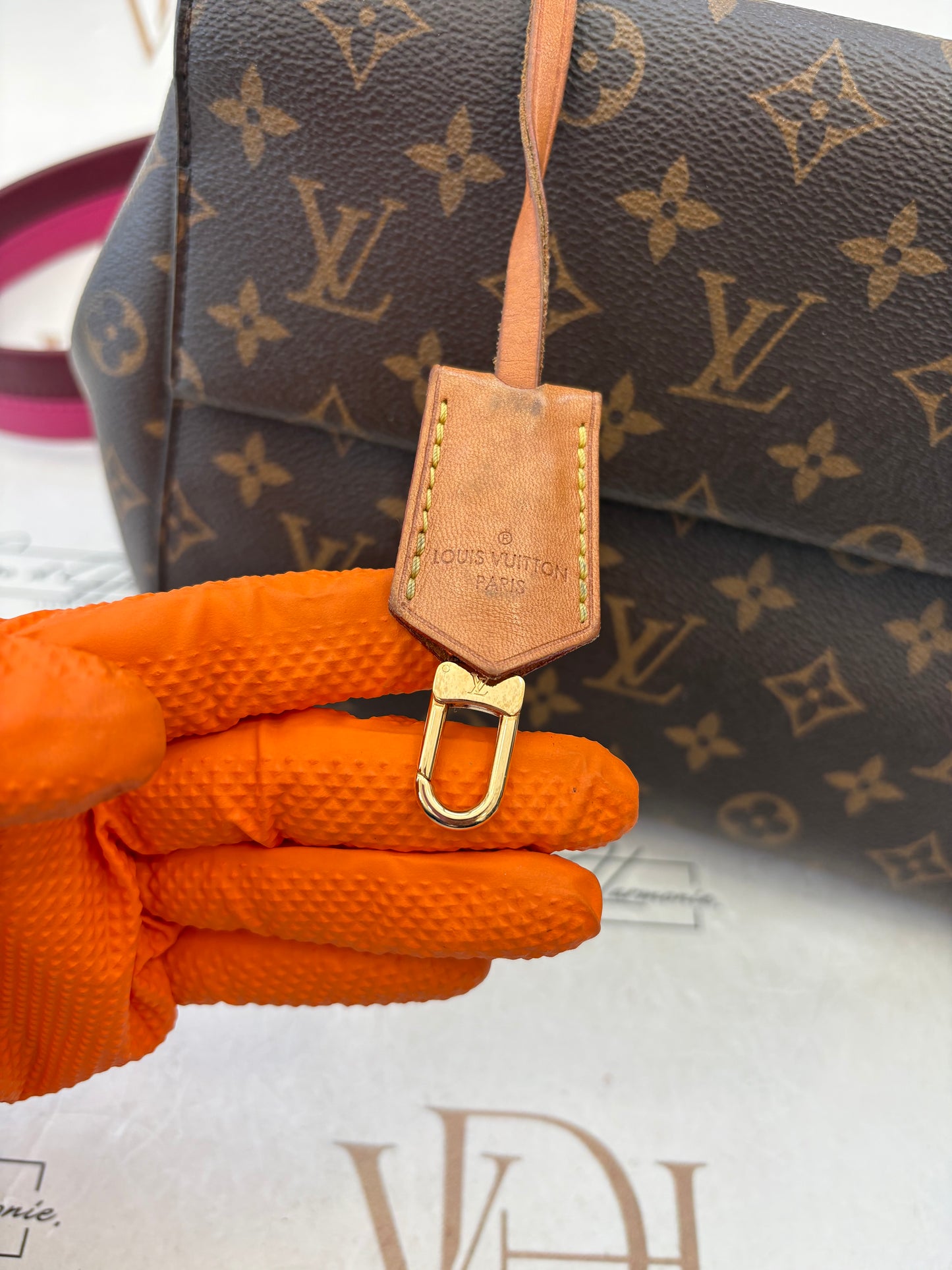 383490 - Louis Vuitton Cluny