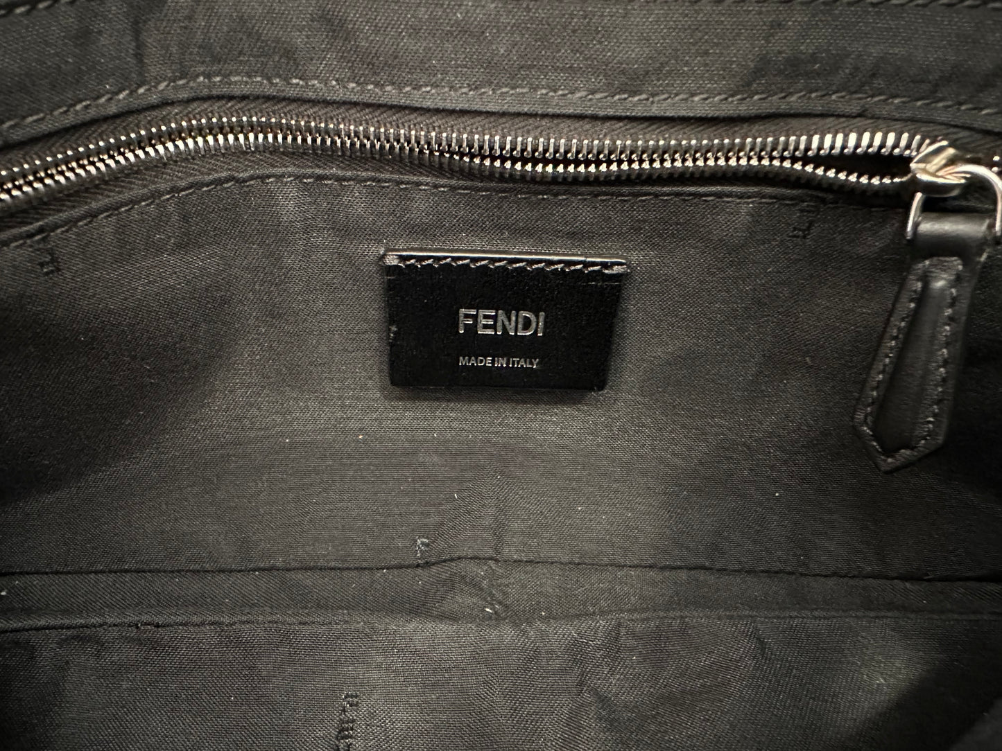 382668 - Fendi Baguette