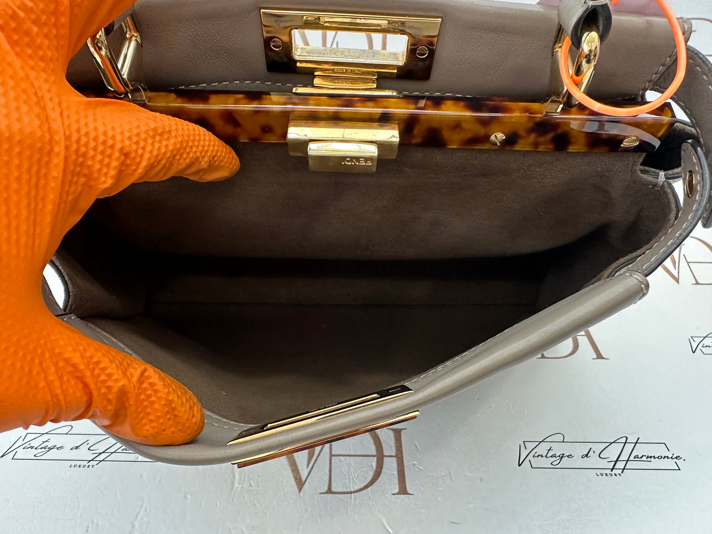 383074 - Fendi Peekaboo