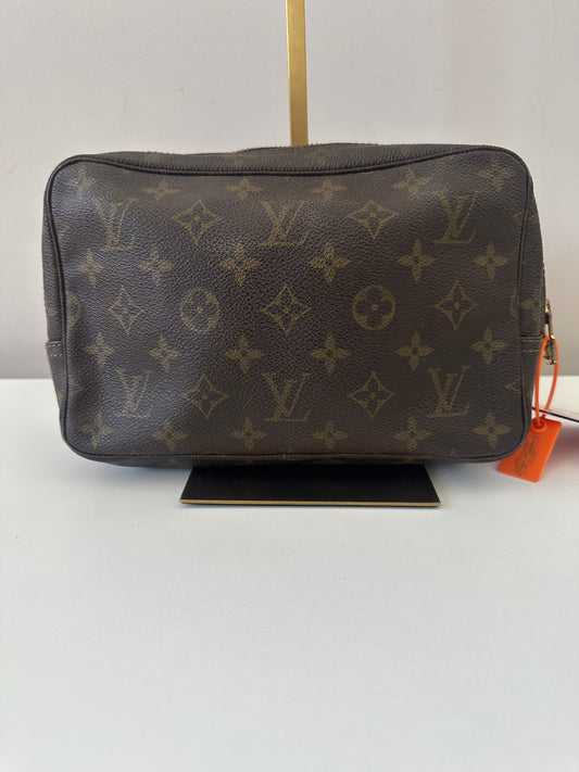 Louis Vuitton Trousse 23