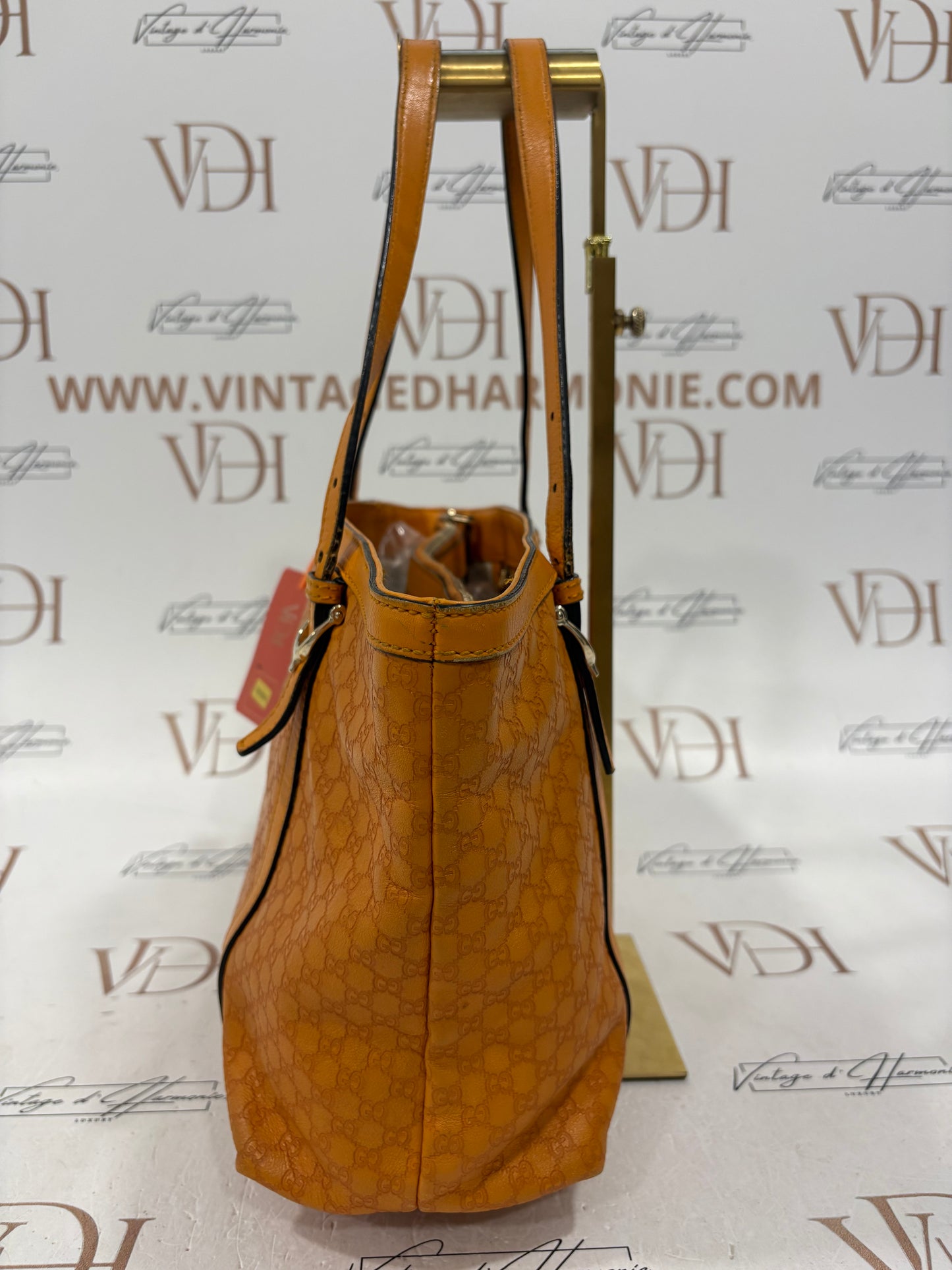 200956 - Gucci Orange