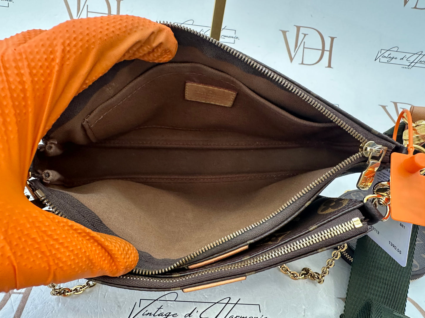 383113 - Louis Vuitton Multipochette