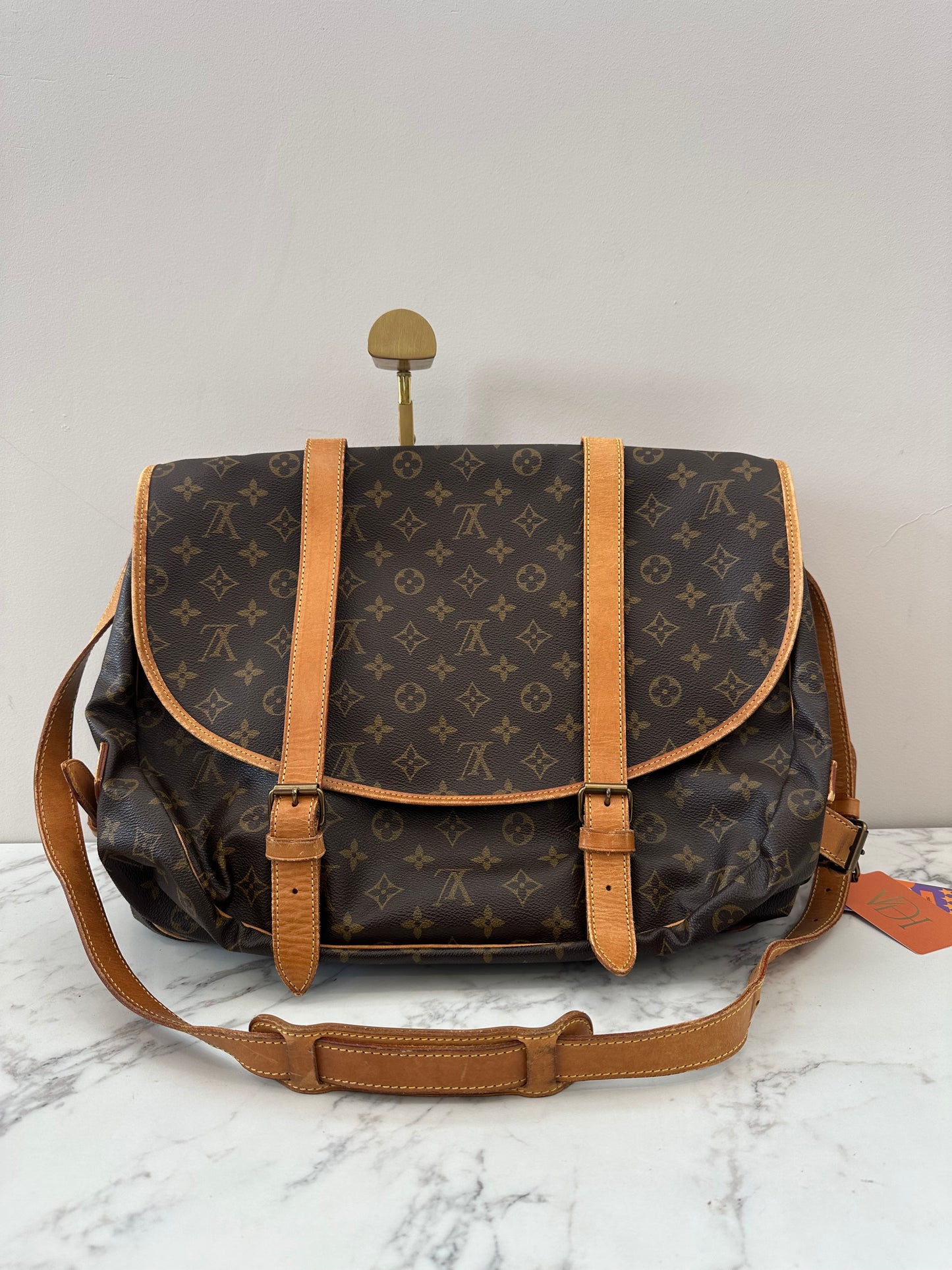 Louis Vuitton Saumur 43