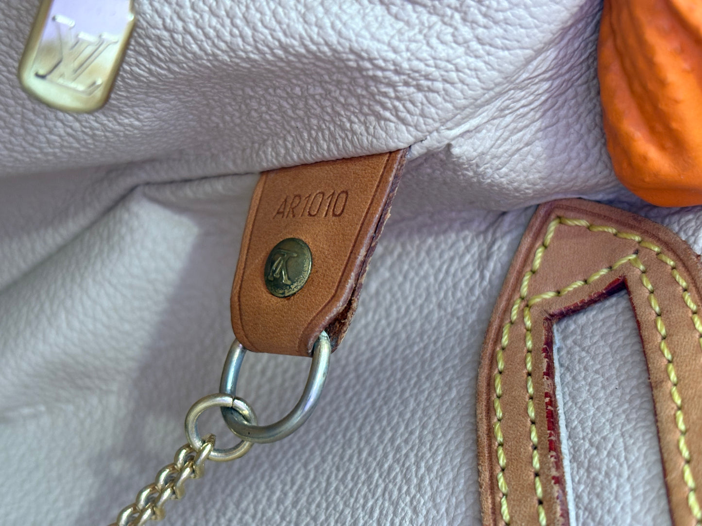 017094 - Louis Vuitton Bucket PM