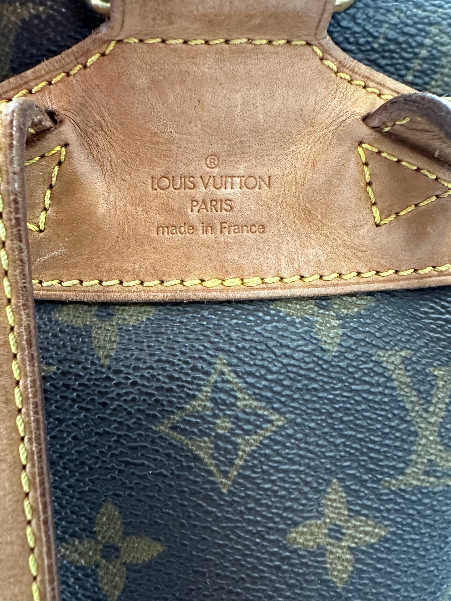 017910 - Louis Vuitton Montsouris MM