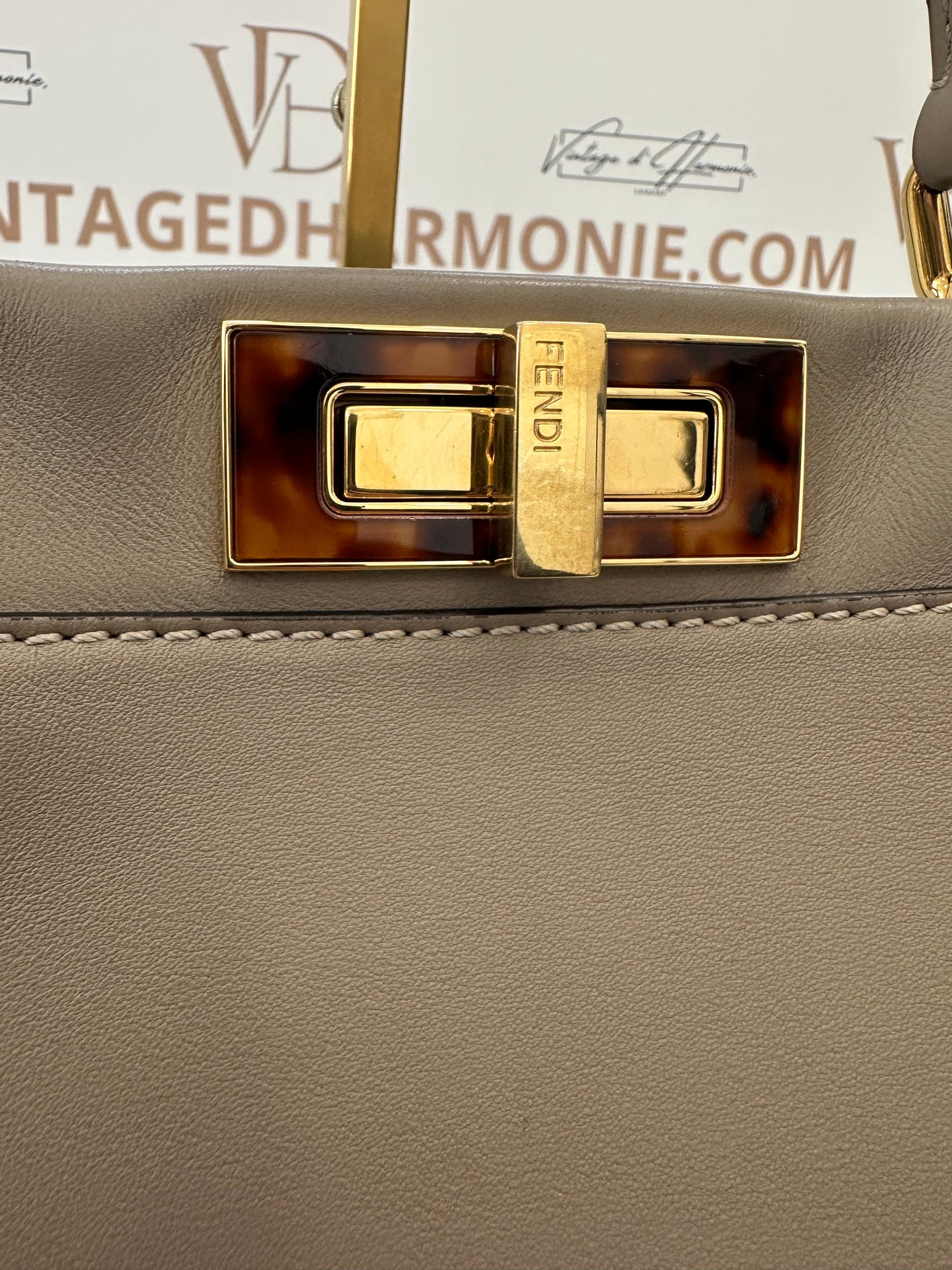 383074 - Fendi Peekaboo