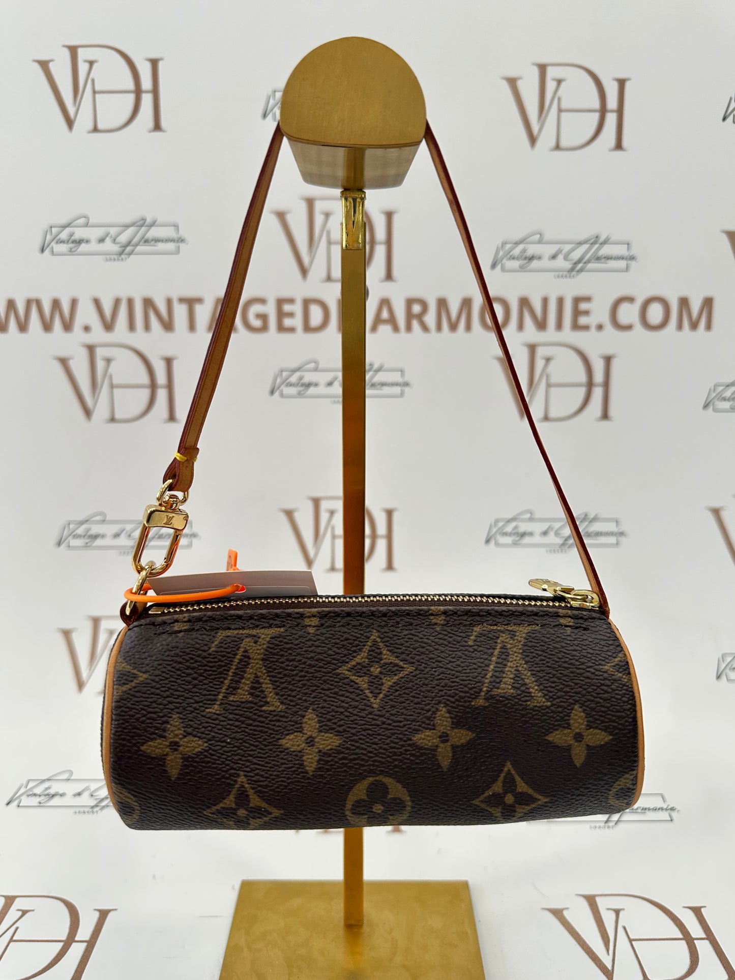 016885 - Louis Vuitton Papillon Pouch