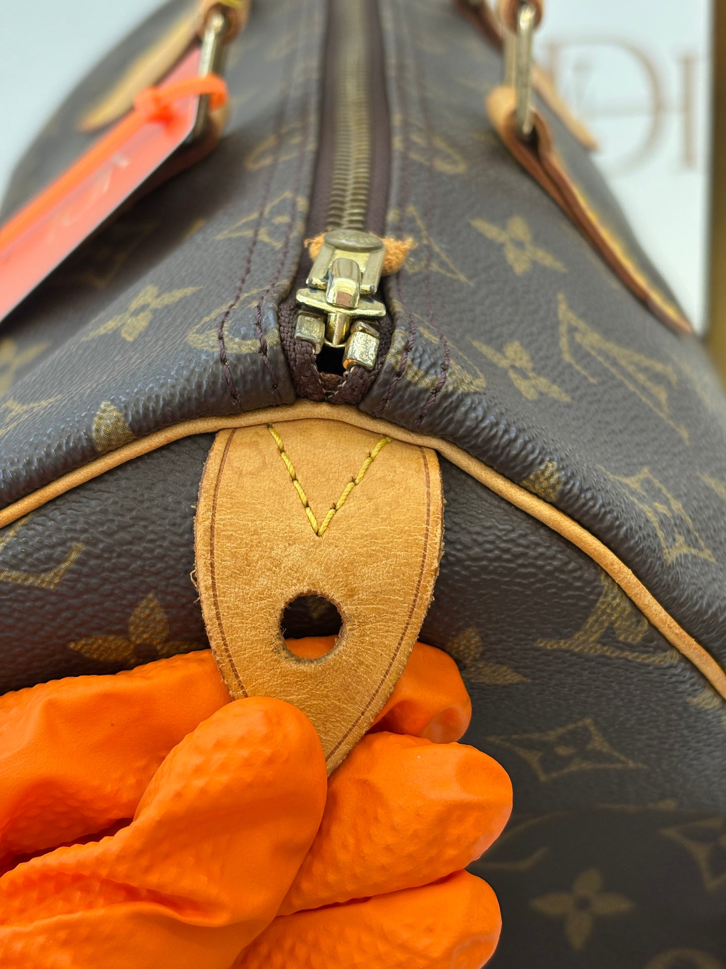 018424 - Louis Vuitton Speedy 35