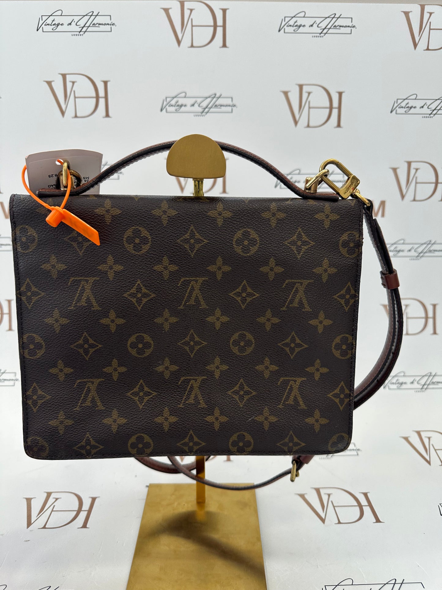 016876 - Louis Vuitton Monceau 26