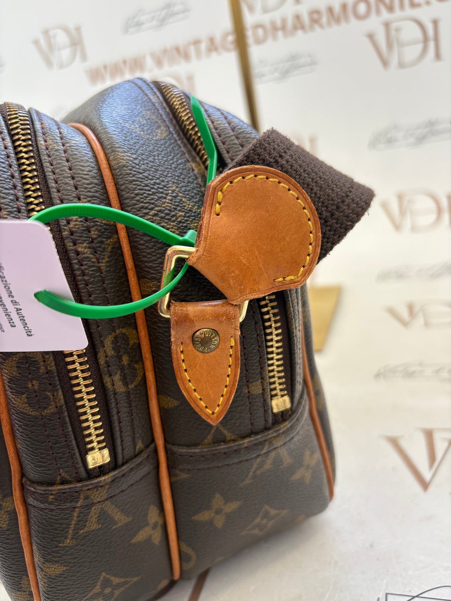 017200 - Louis Vuitton Reporter PM