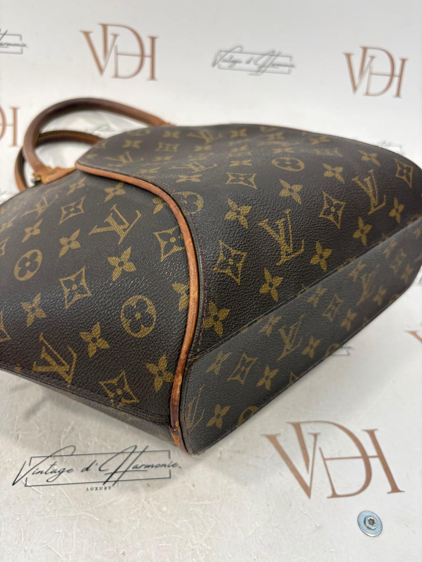 018296 - Louis Vuitton Ellipse MM