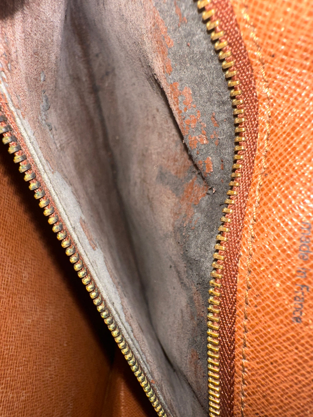 Louis Vuitton Monceau 28