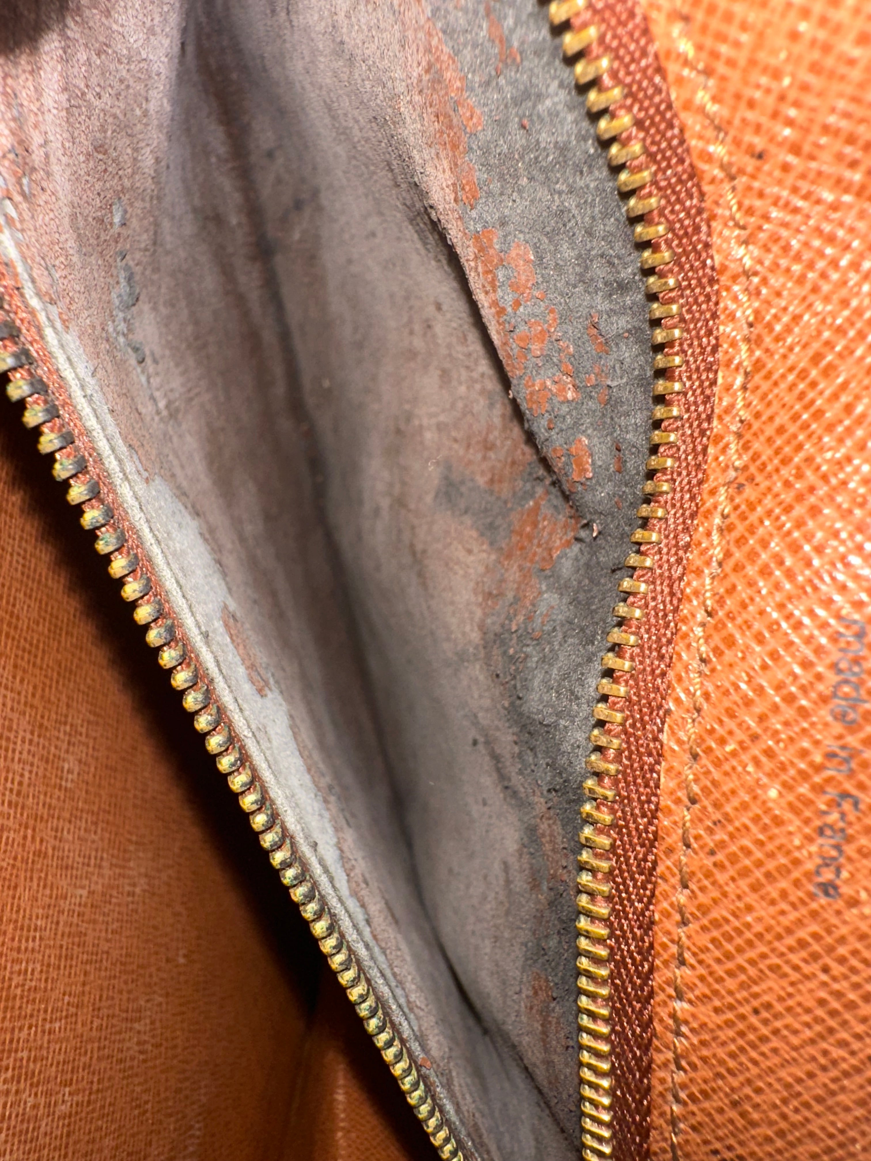 Louis Vuitton Monceau 28