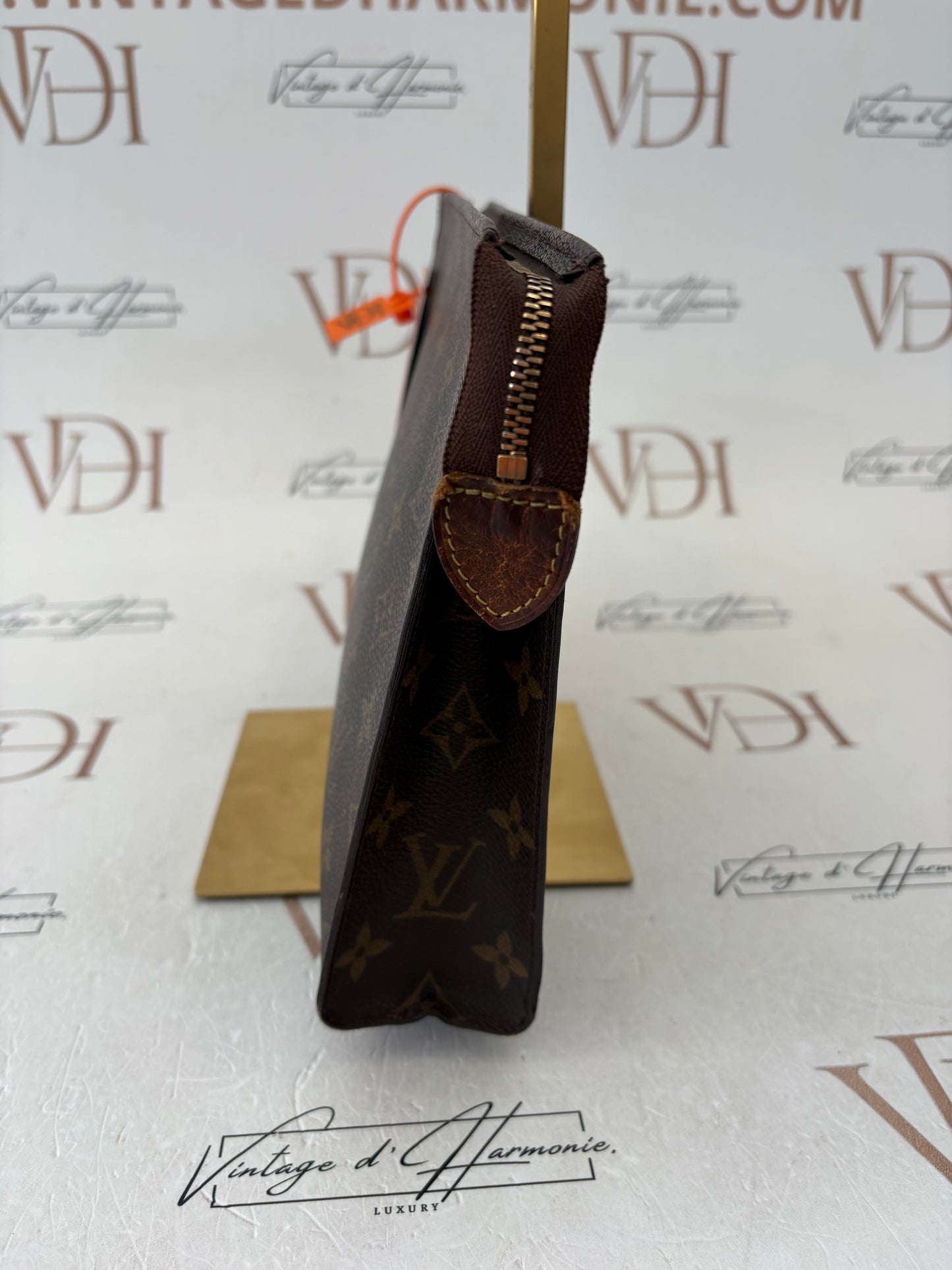 017704 - Louis Vuitton Pochette Toilette 26