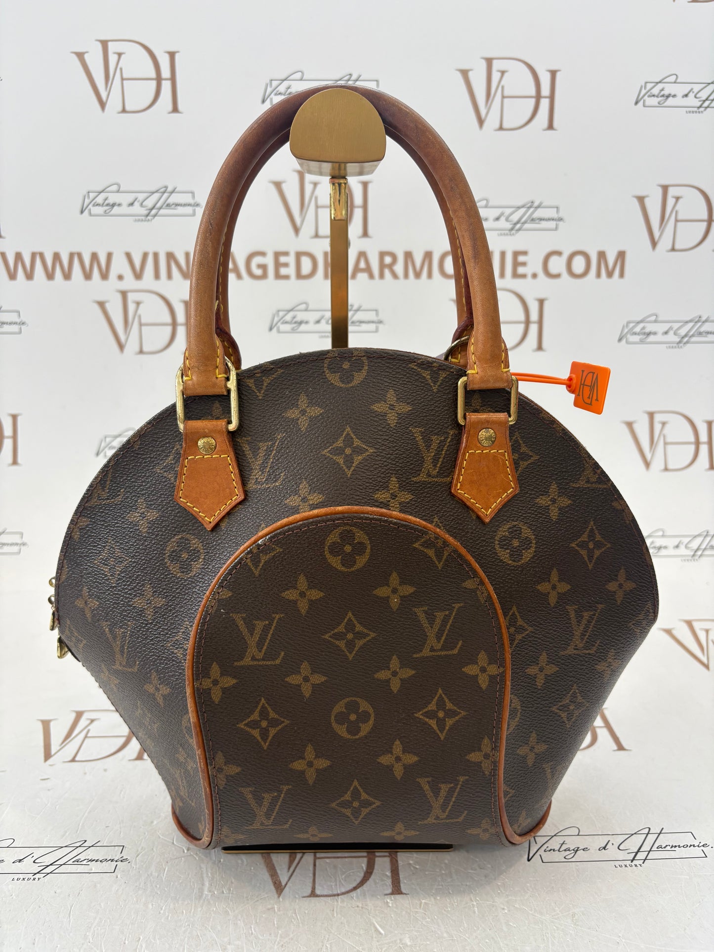 018610 - Louis Vuitton Ellipse PM