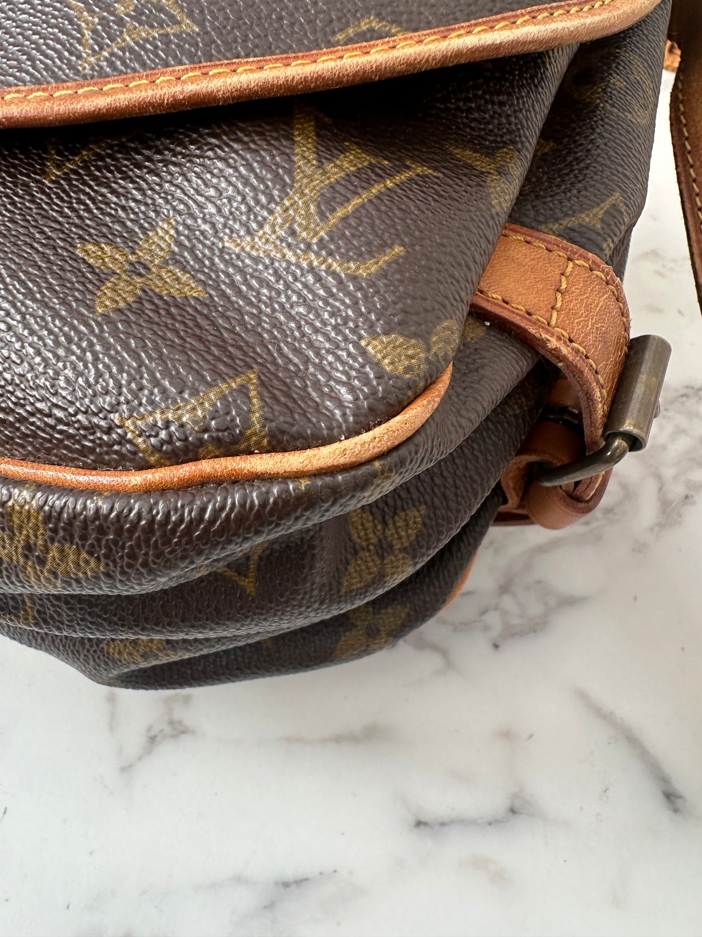 Louis Vuitton Saumur 30