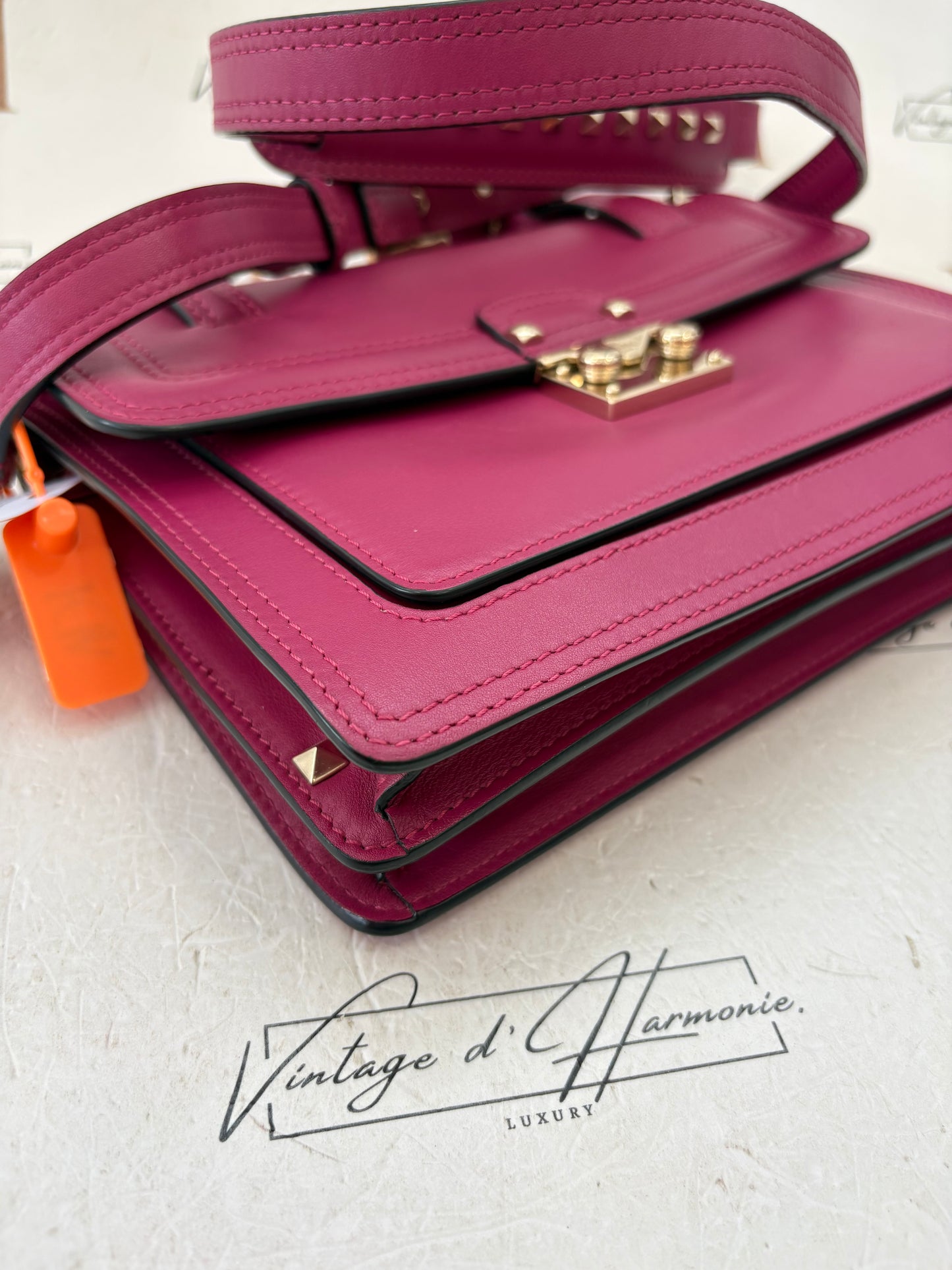 201240 - Valentino