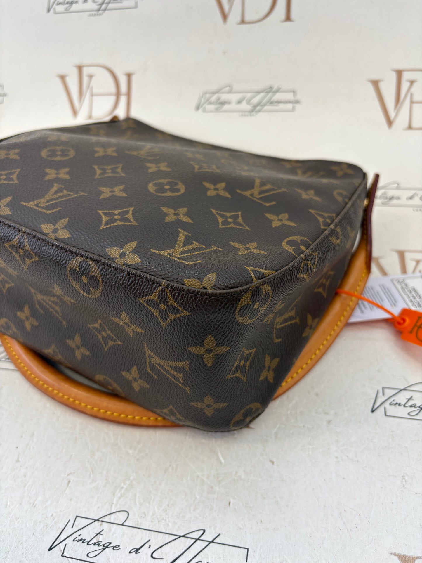 018320 - Louis Vuitton Looping MM