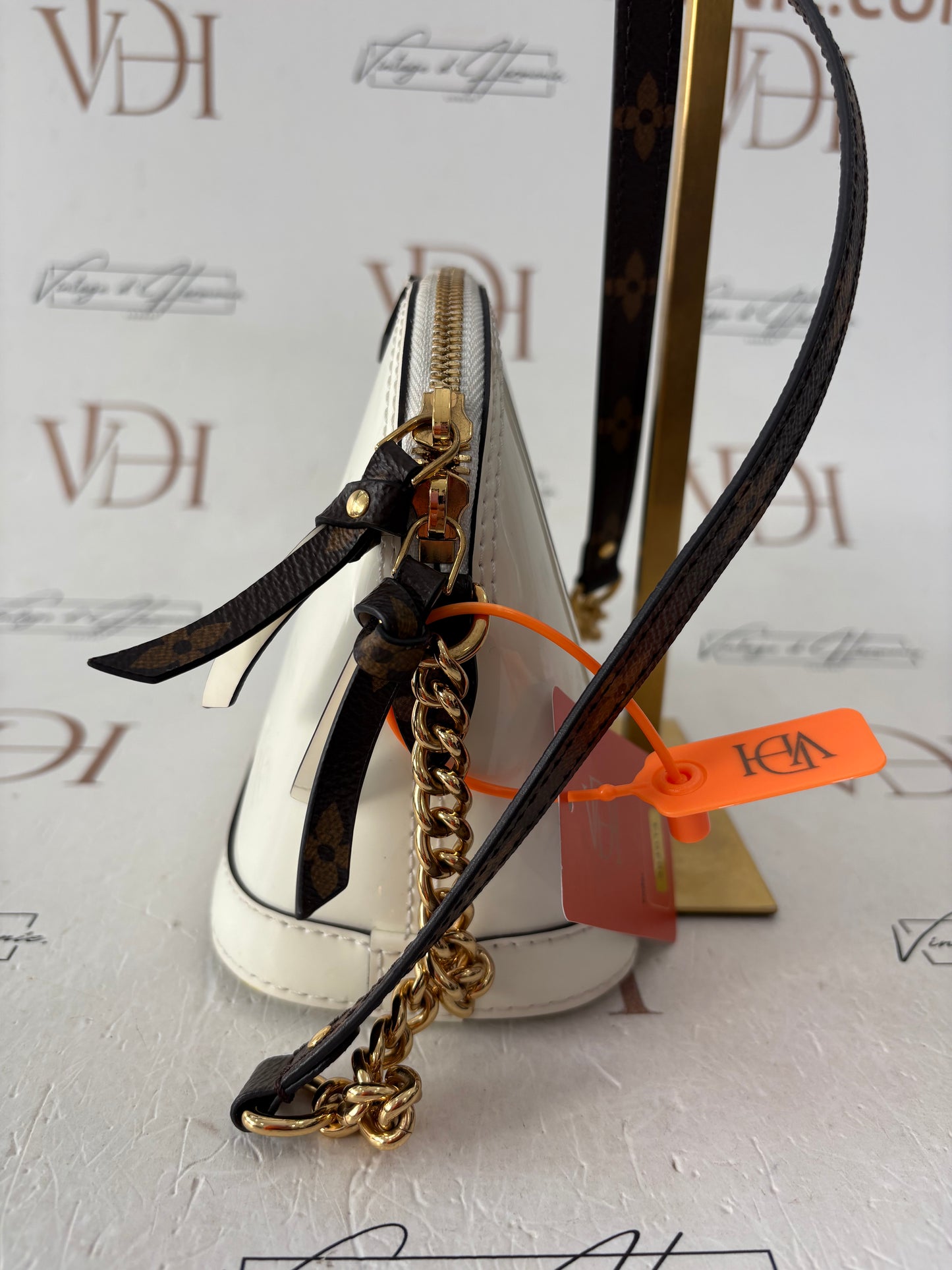 384014 - Louis Vuitton Alma BB