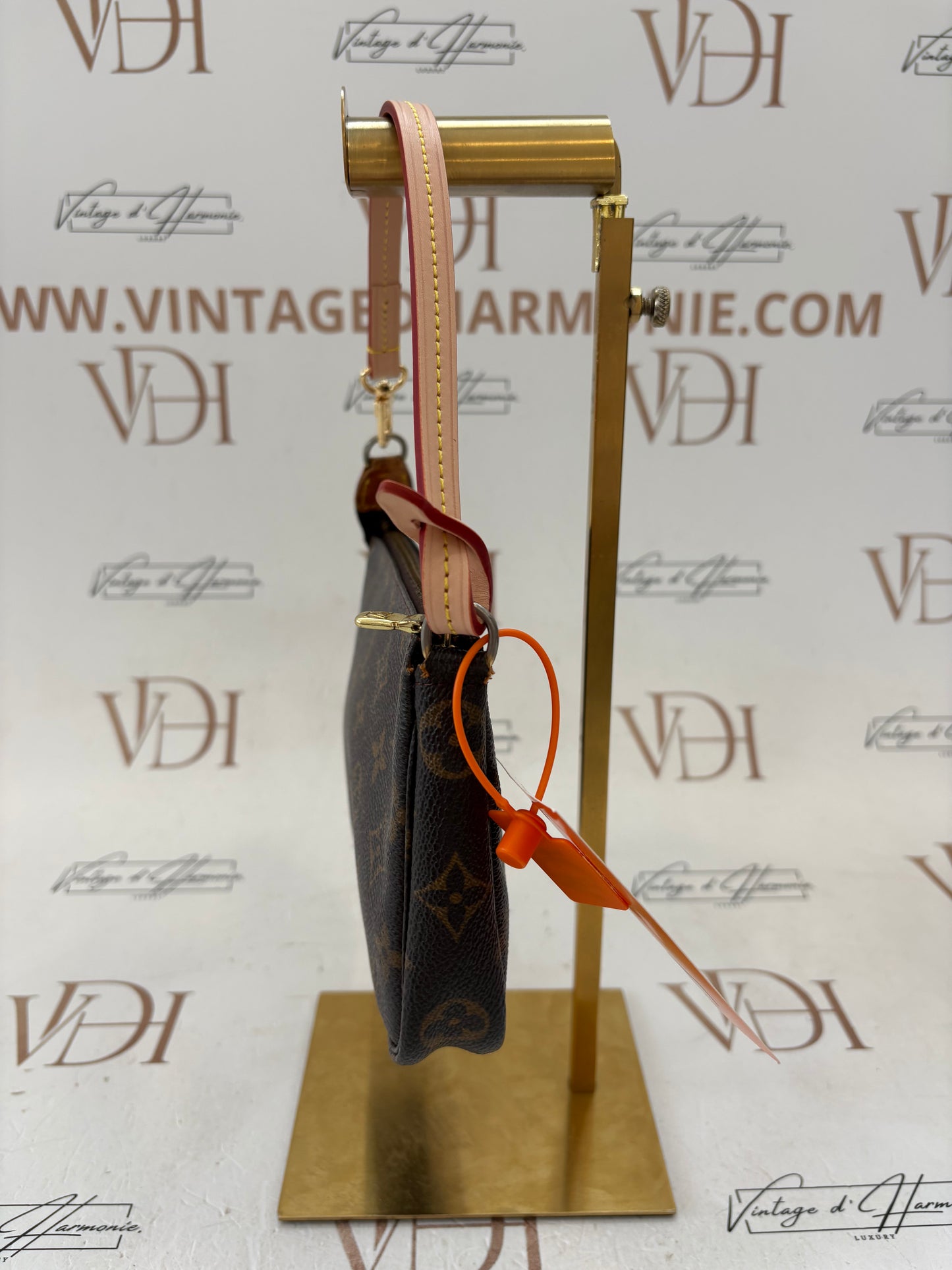 018743 - Louis Vuitton Pochette Accessoires