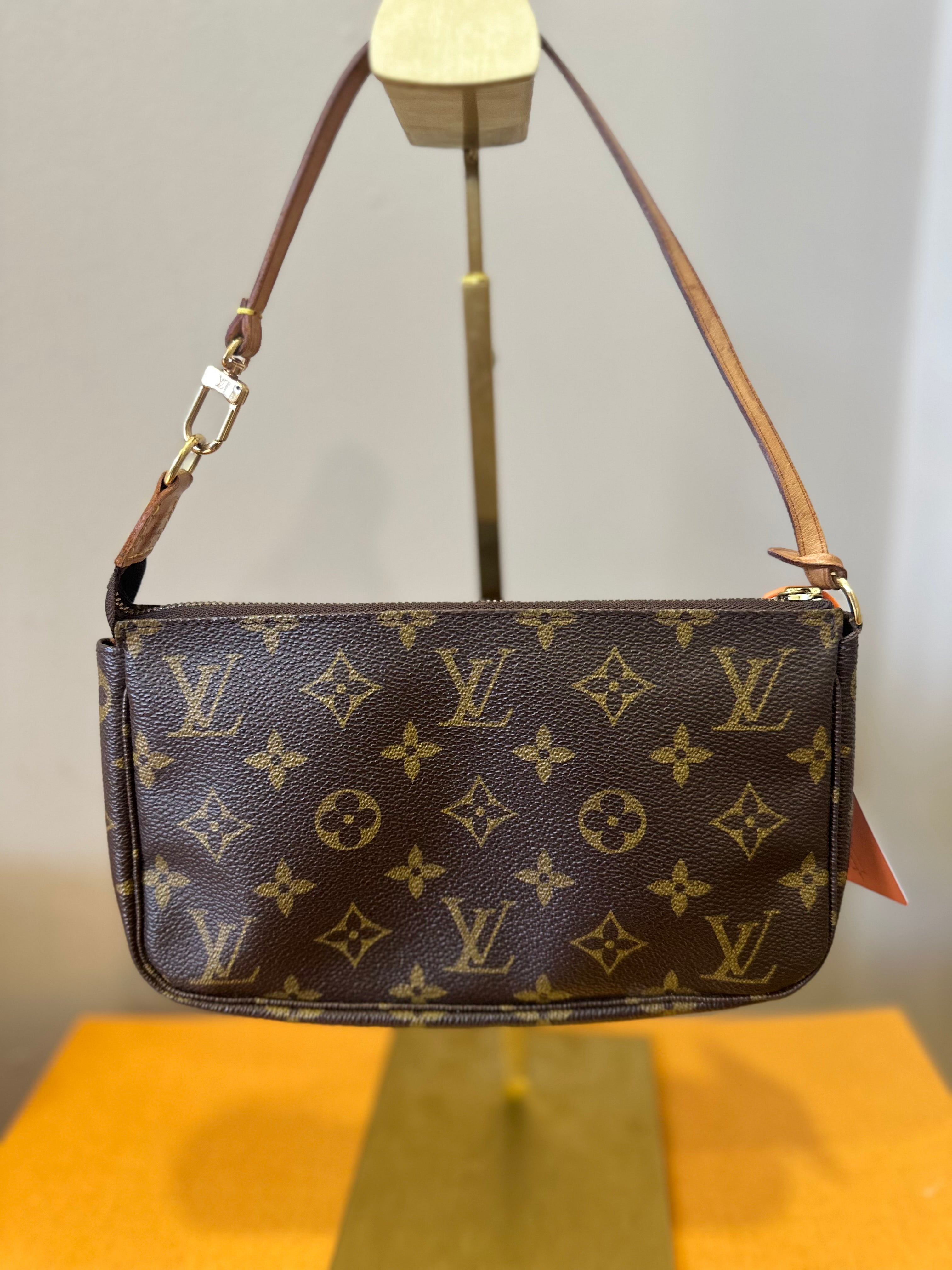 Louis Vuitton Pochette