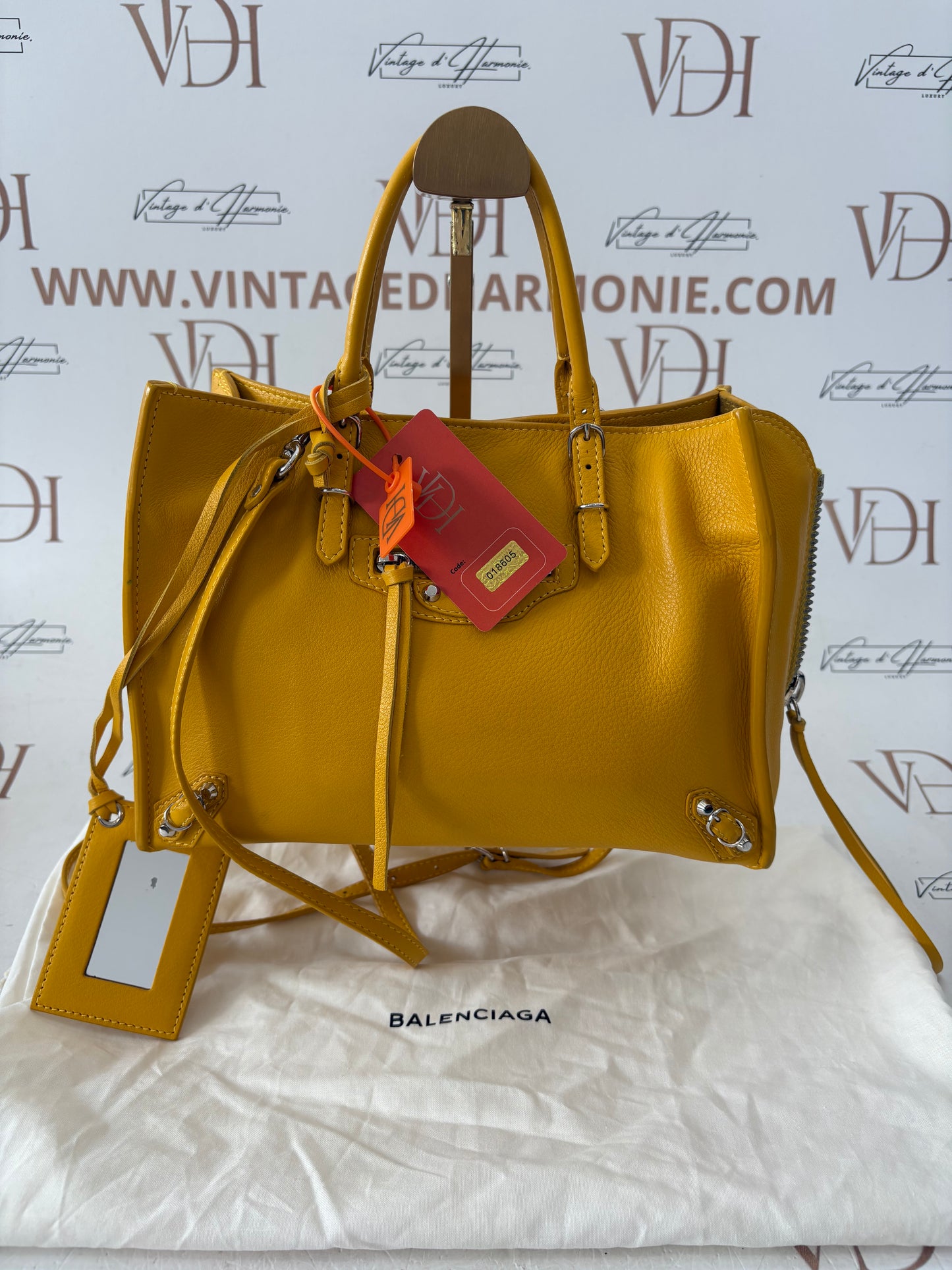 018605 - Balenciaga Yellow Papier