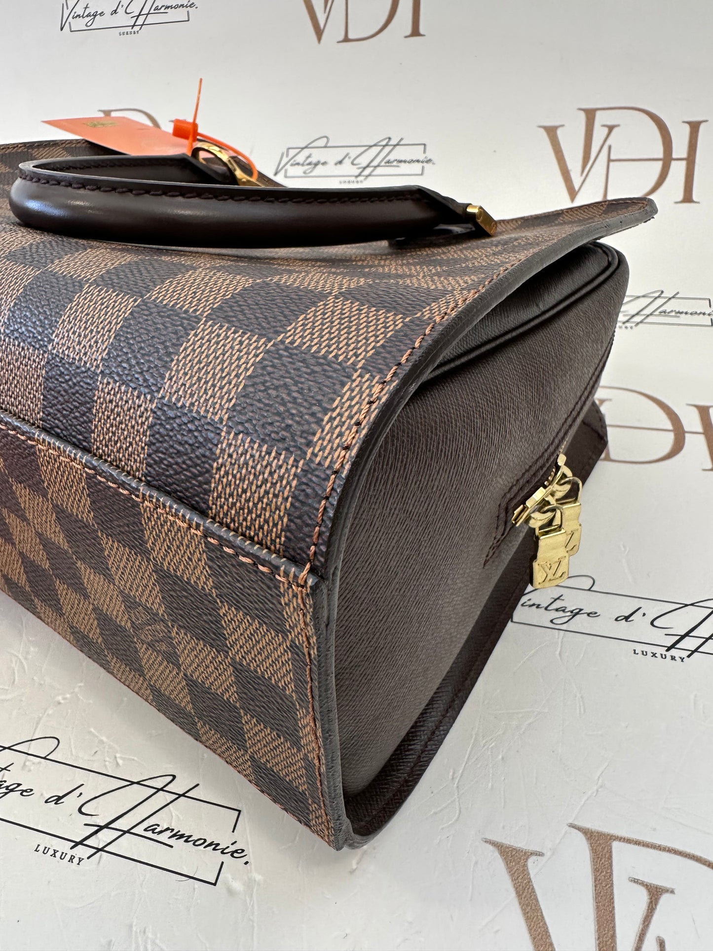 017823 - Louis Vuitton Triana