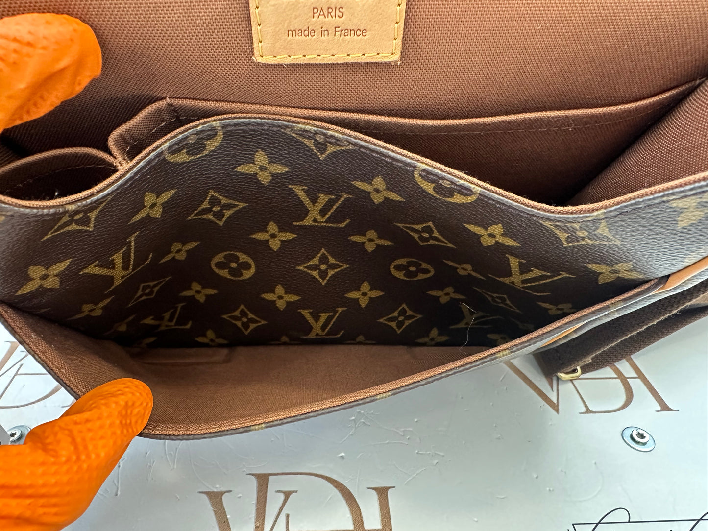 017996 - Louis Vuitton Messenger Bosphore PM