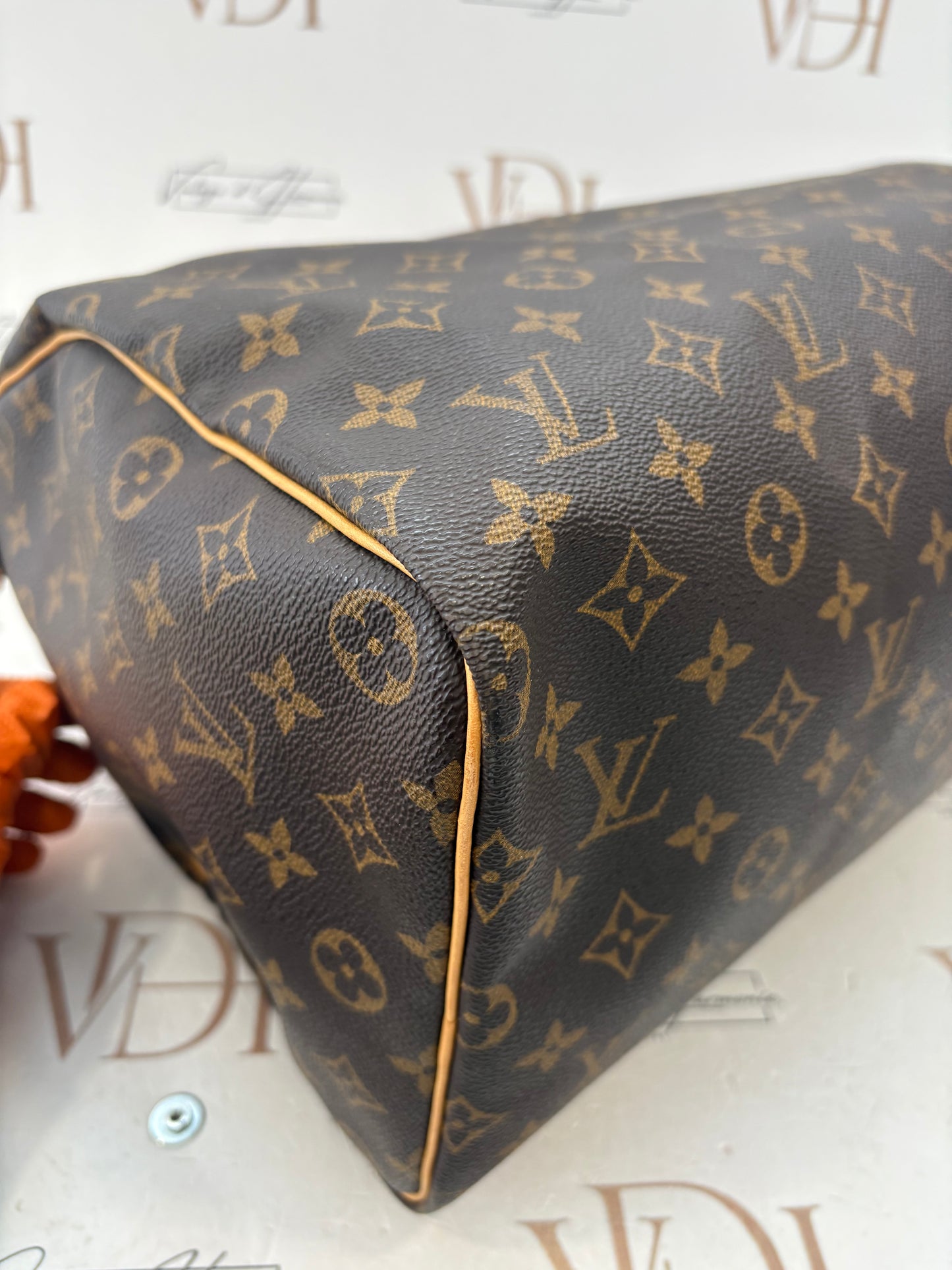 018820 - Louis Vuitton Speedy 40