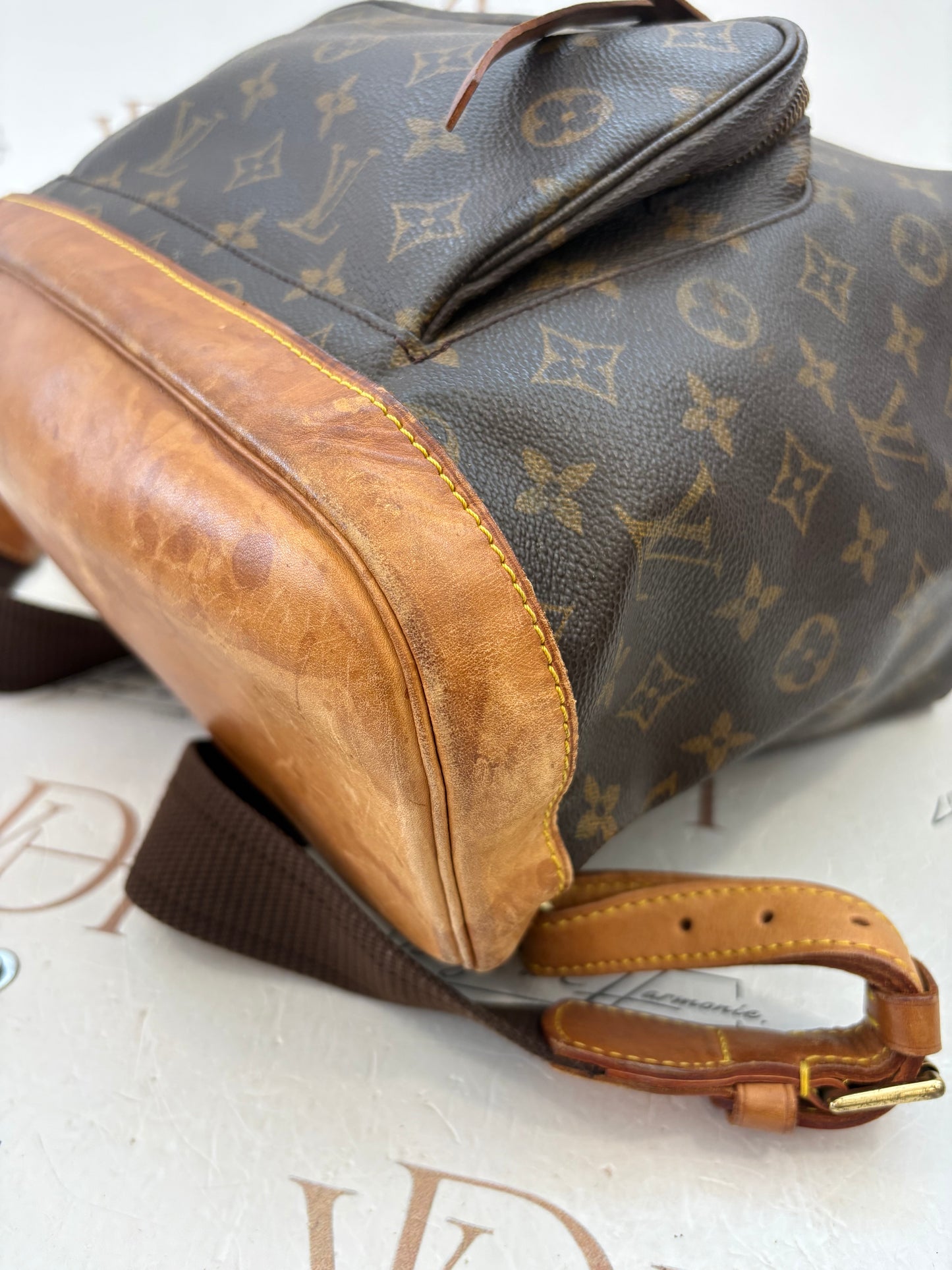 018121 - Louis Vuitton Montsouris GM