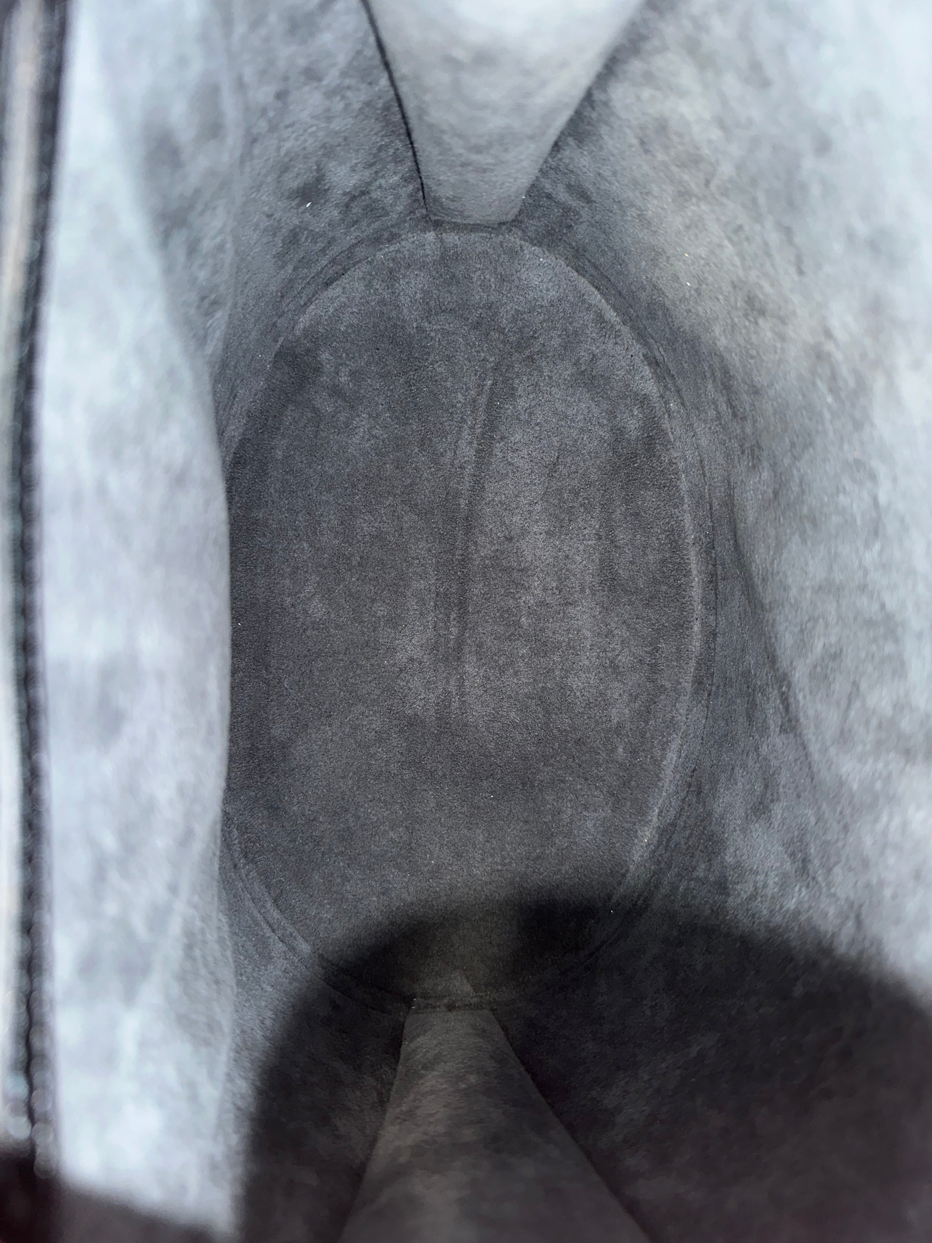 Louis Vuitton Black Epi Cluny