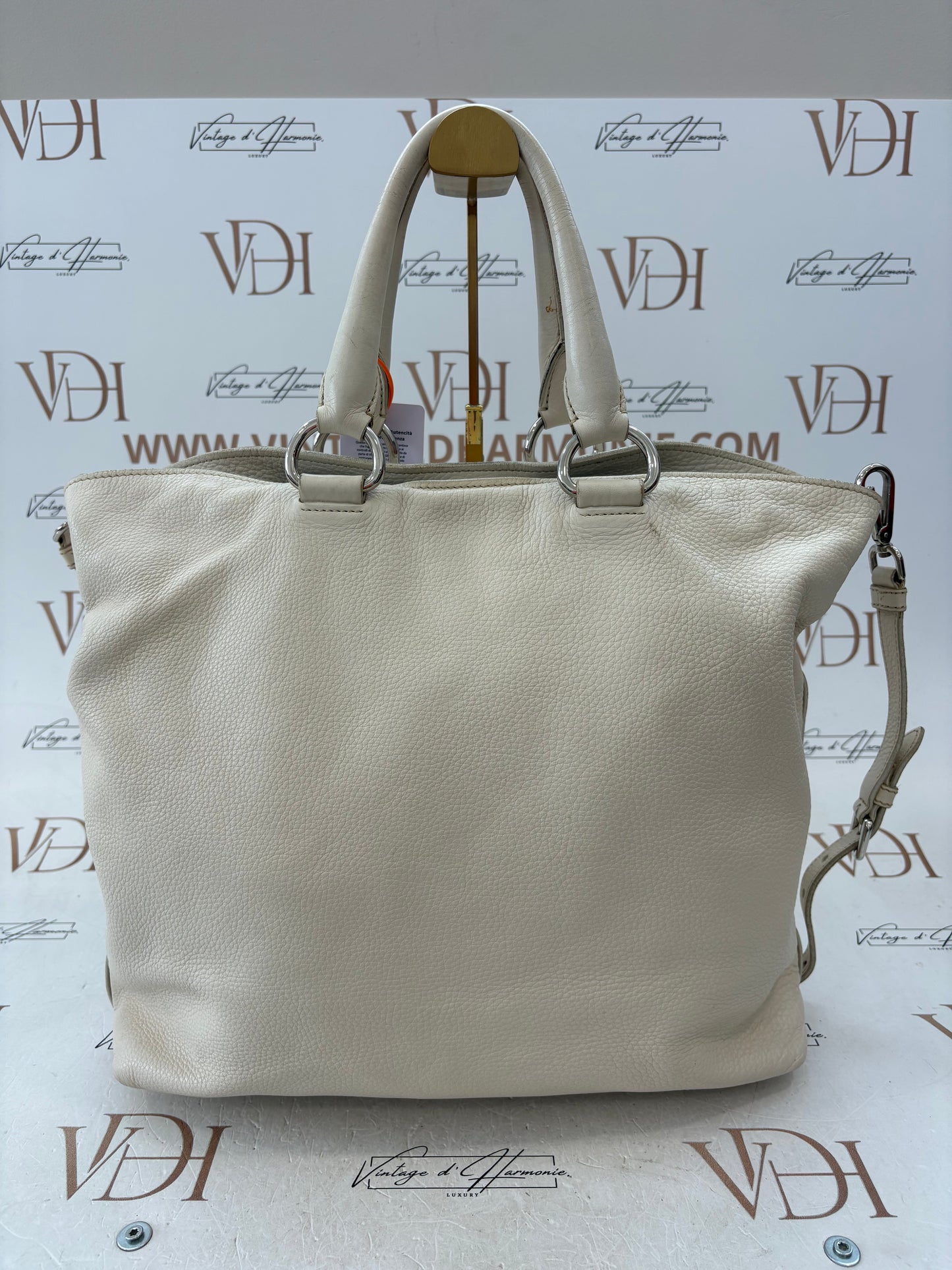 018352 - Prada Tote White