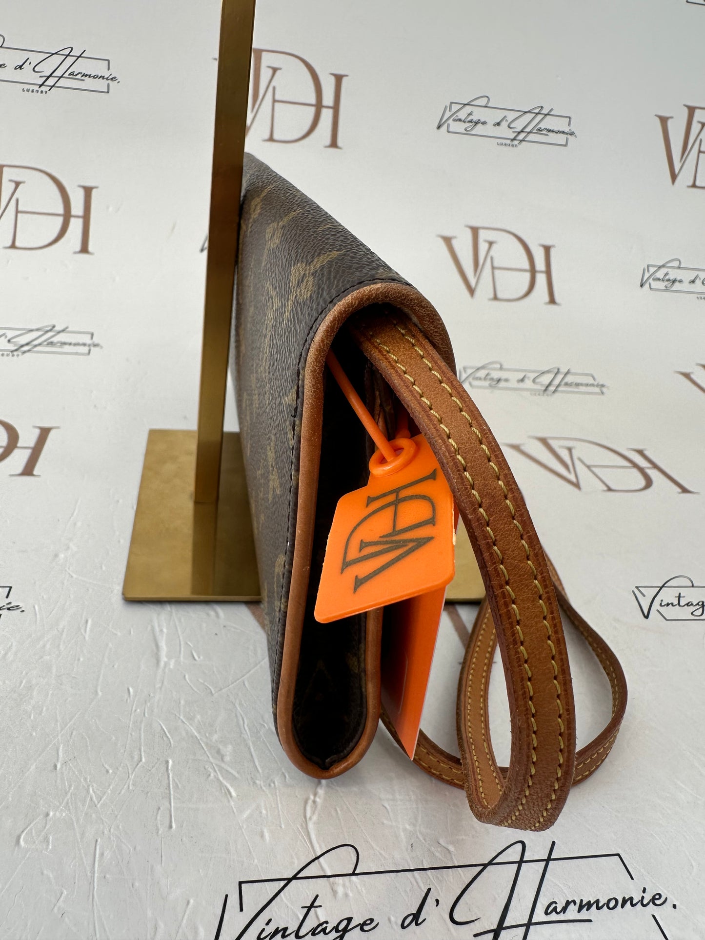 016859 - Louis Vuitton Pochette Twin GM