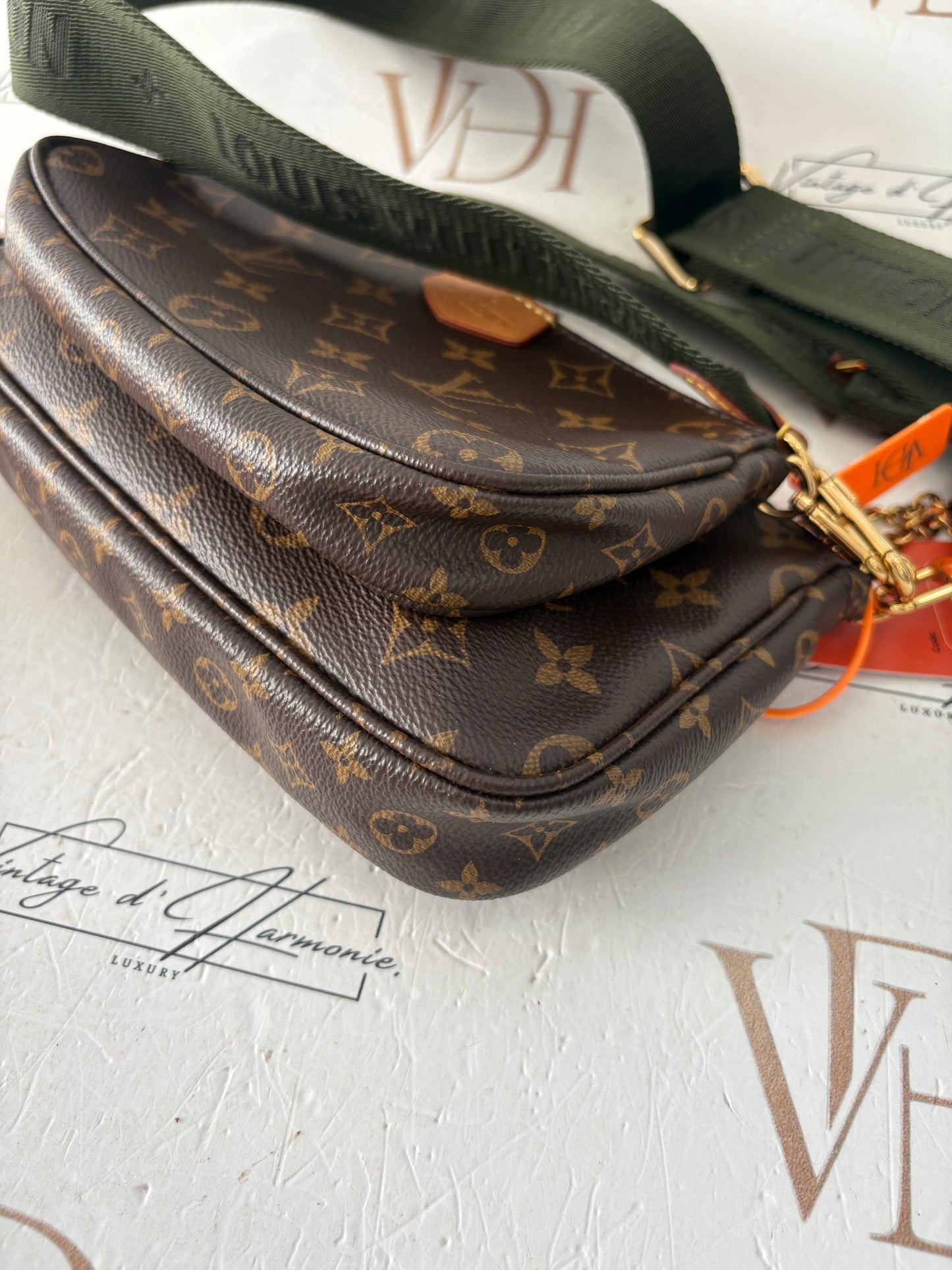 201426 - Louis Vuitton Multipochette
