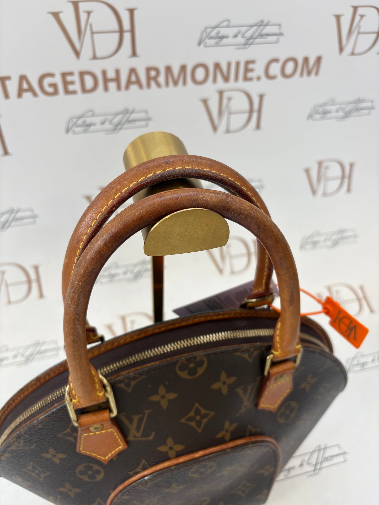 018610 - Louis Vuitton Ellipse PM