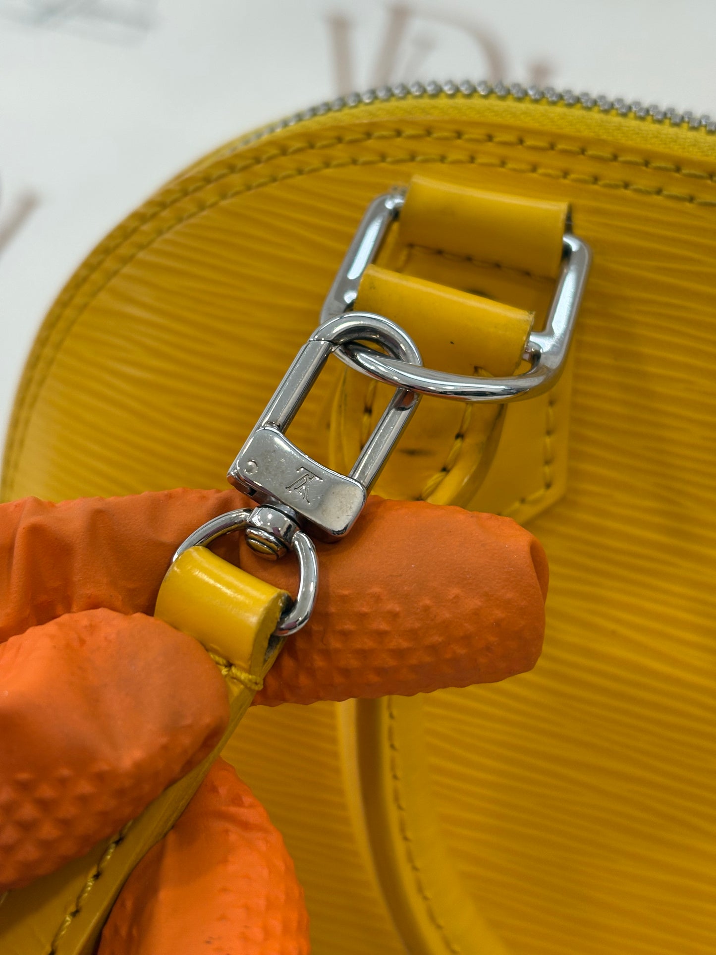 383692 - Louis Vuitton Alma BB Epi Yellow