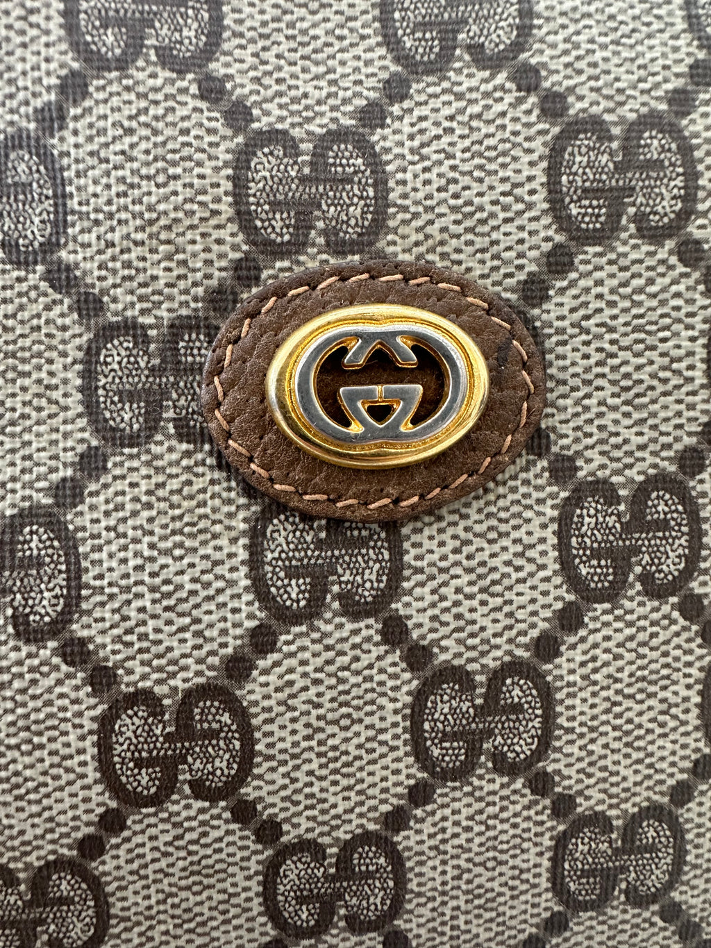 Gucci Pochette Supreme