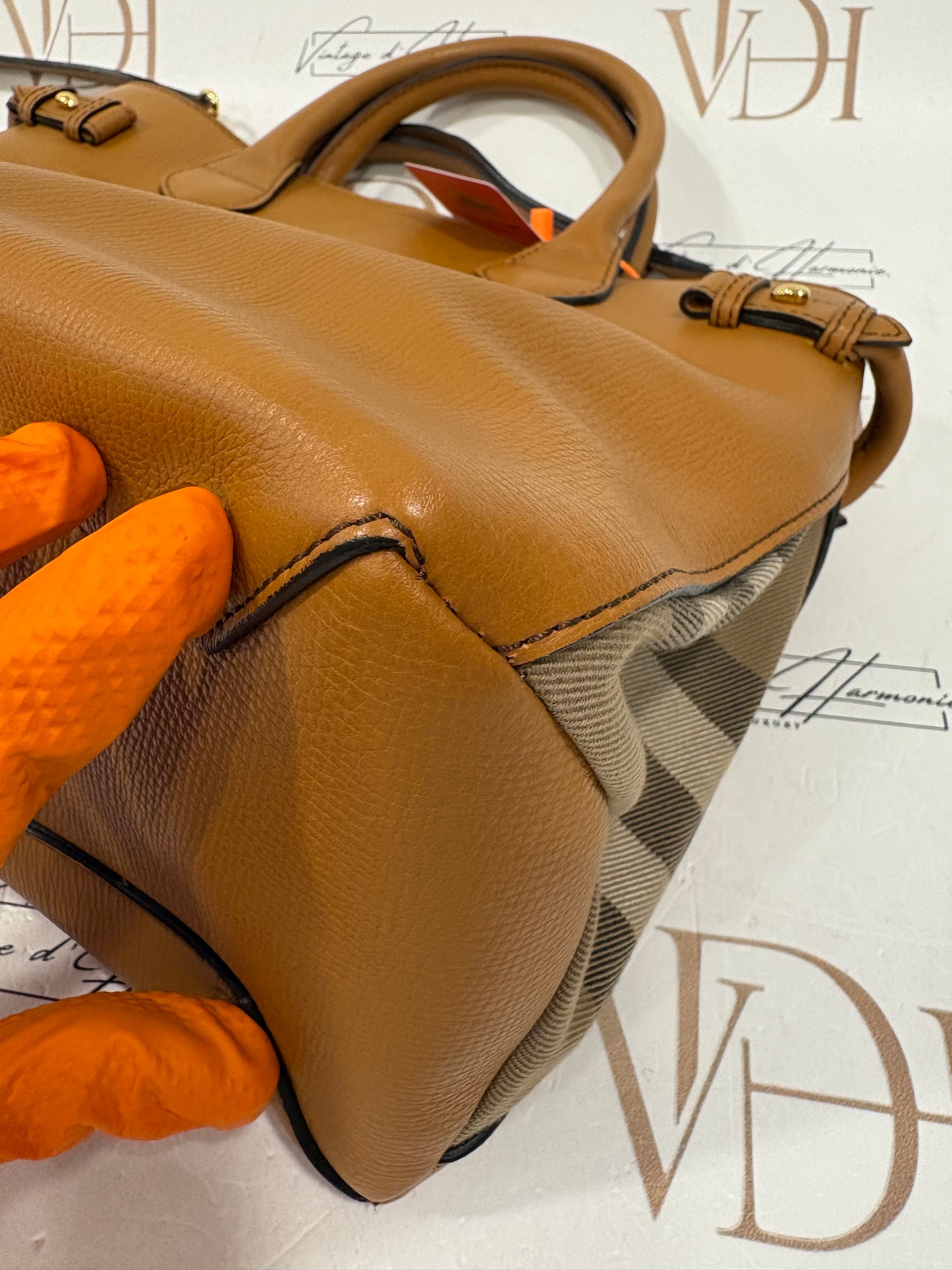 383363 - Burberry The Banner