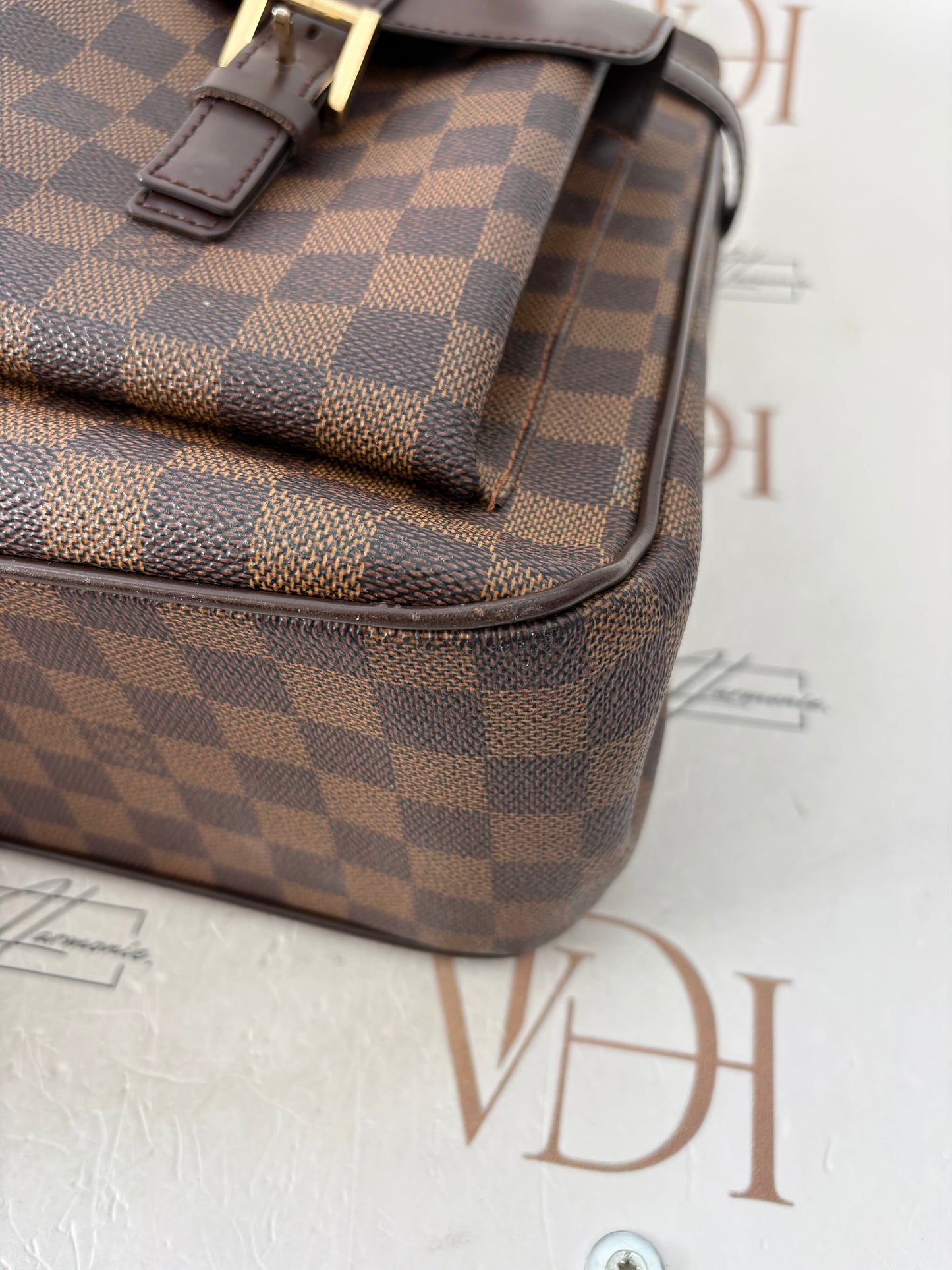 018886 - Louis Vuitton Uzes