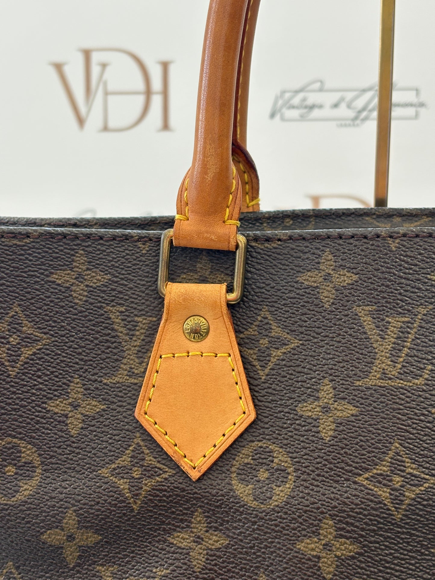 018779 - Louis Vuitton Sac Plat