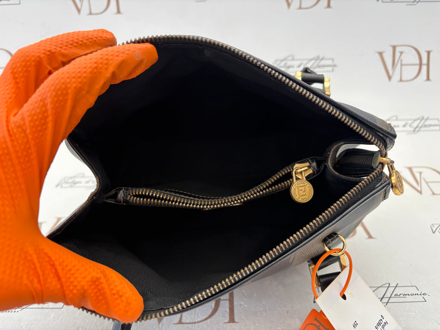 018967 - Fendi Pequin
