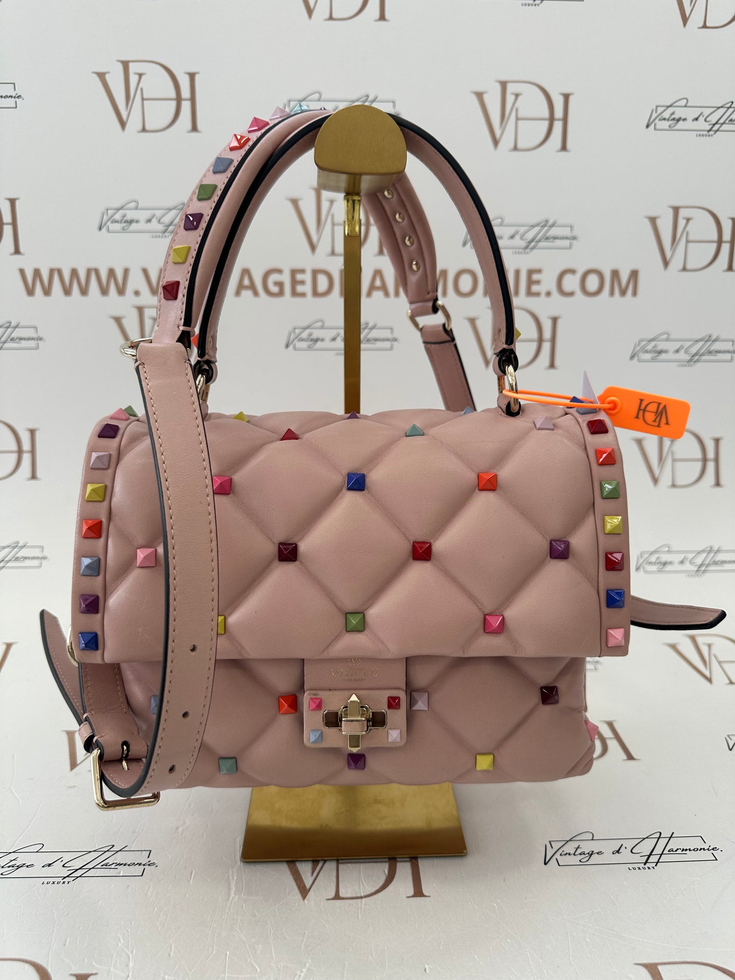 382347 - Valentino Candystud