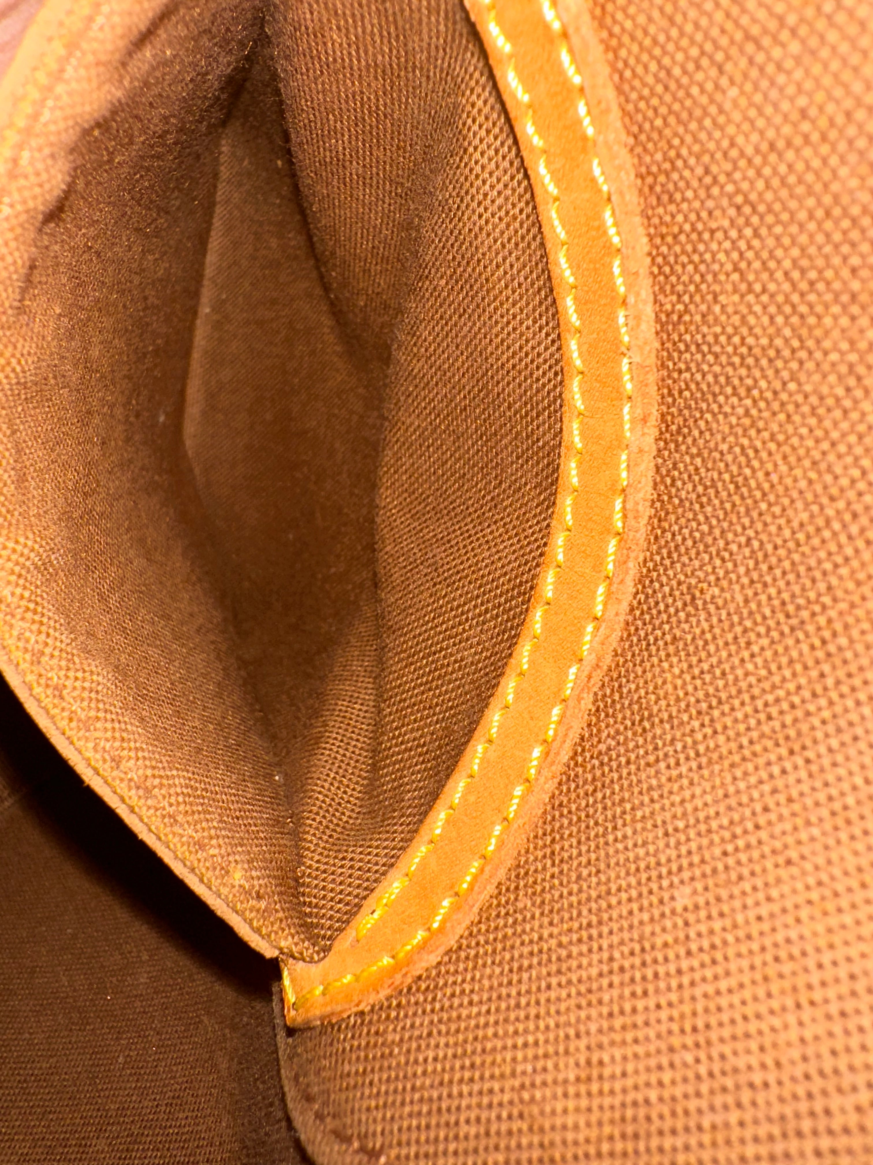 Louis Vuitton Ellipse PM