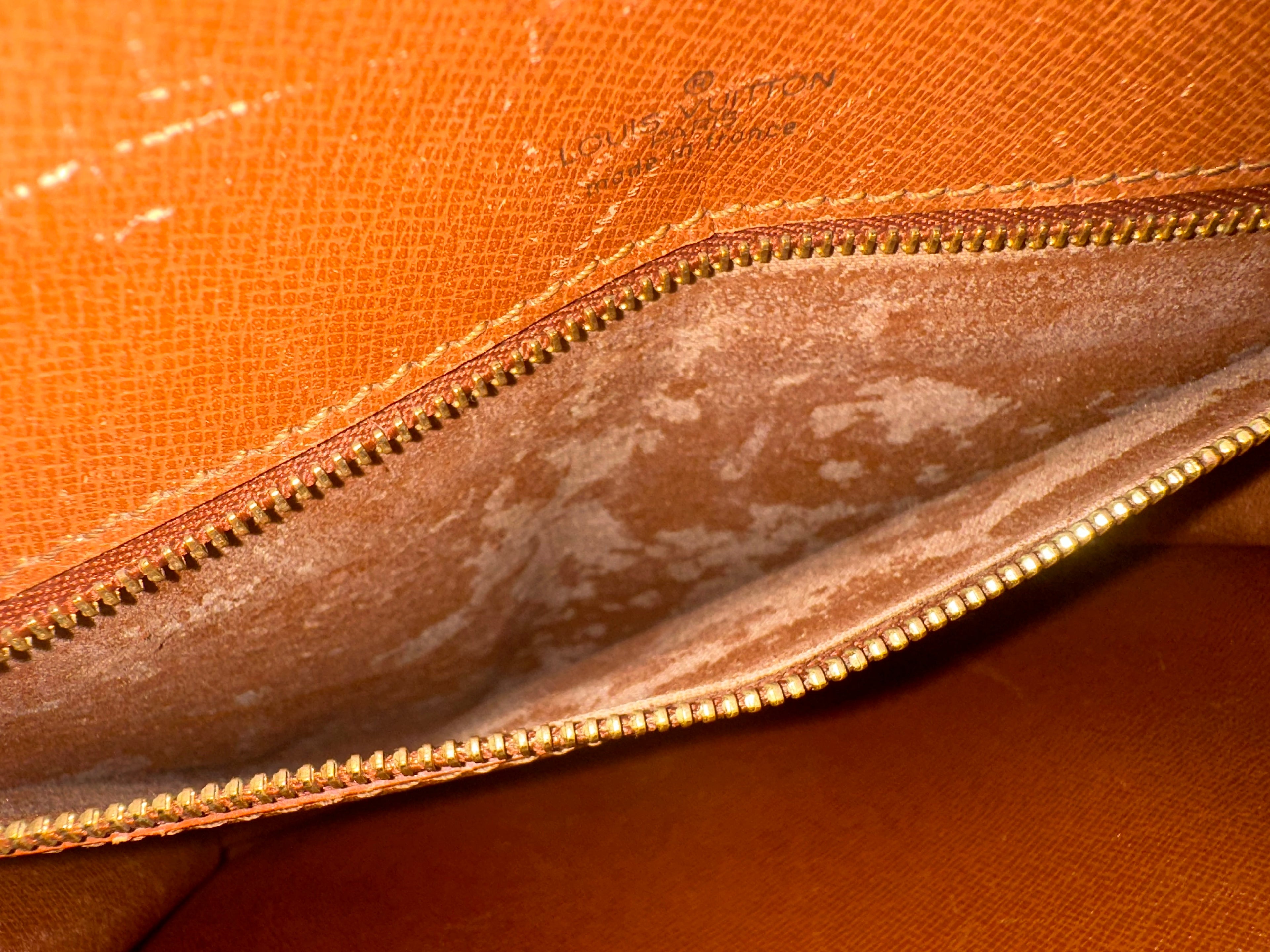 Louis Vuitton Monceau 28